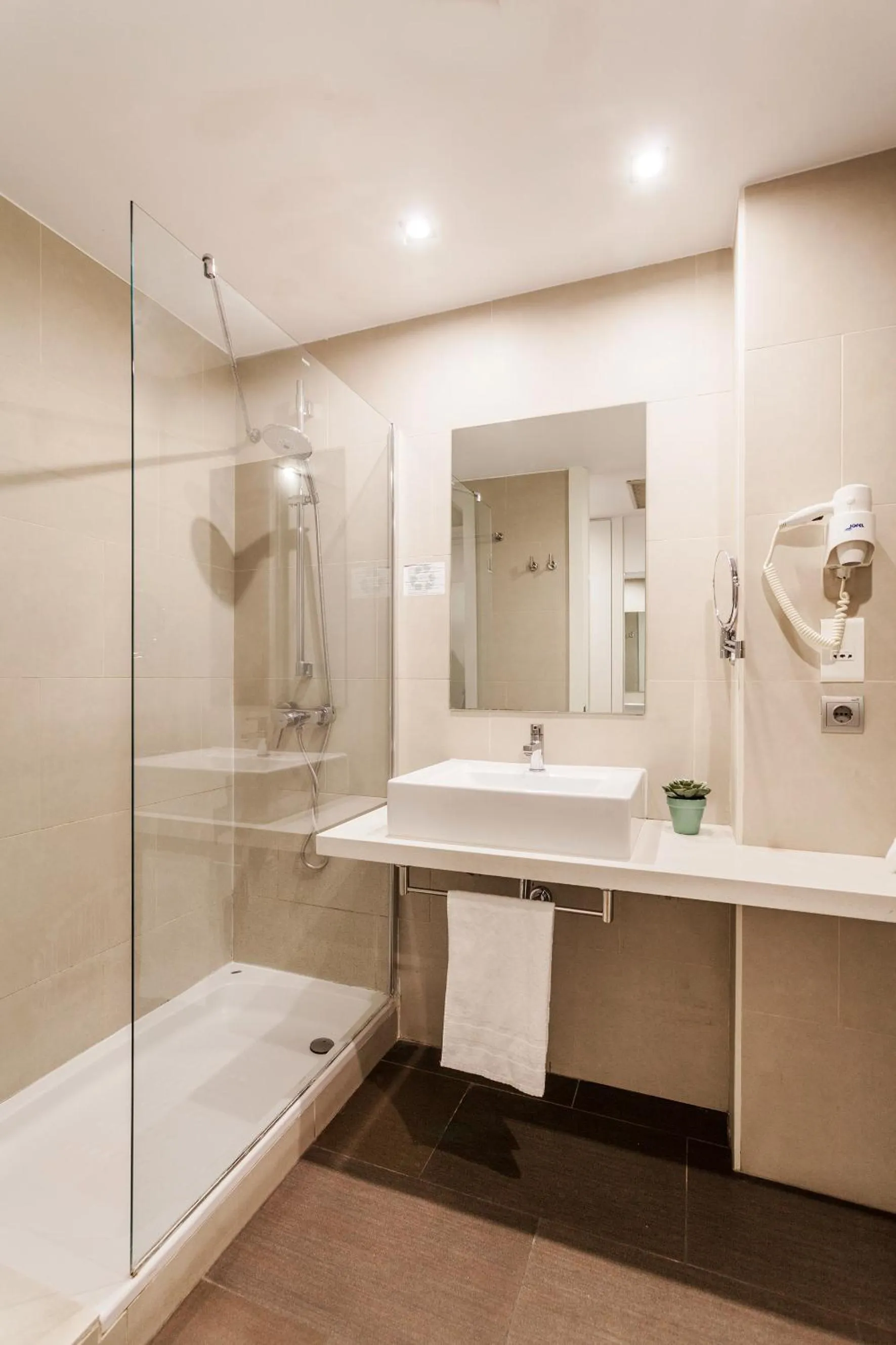 Bathroom in AZZ Valencia Táctica Hotel