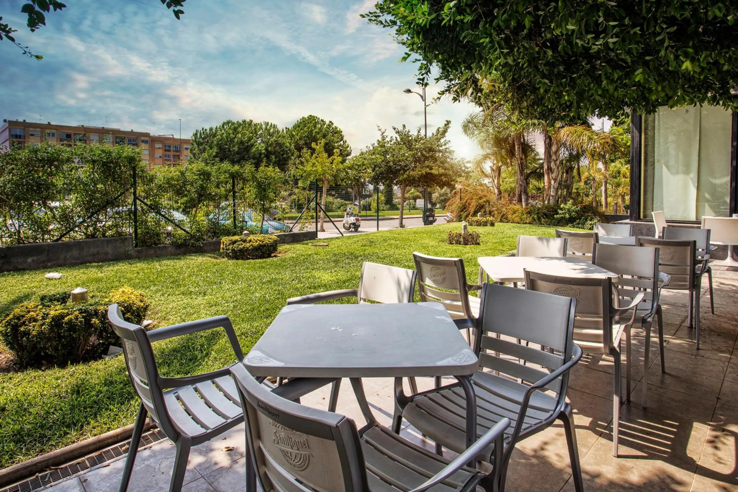 Patio in AZZ Valencia Táctica Hotel