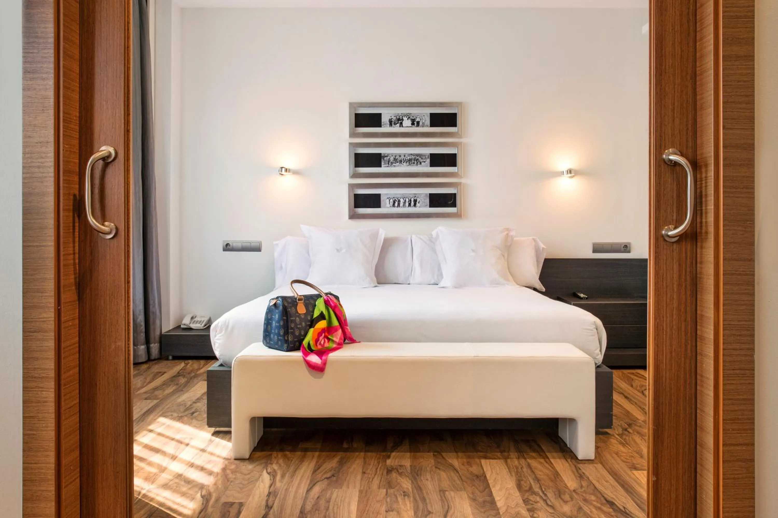 Bed in AZZ Valencia Táctica Hotel