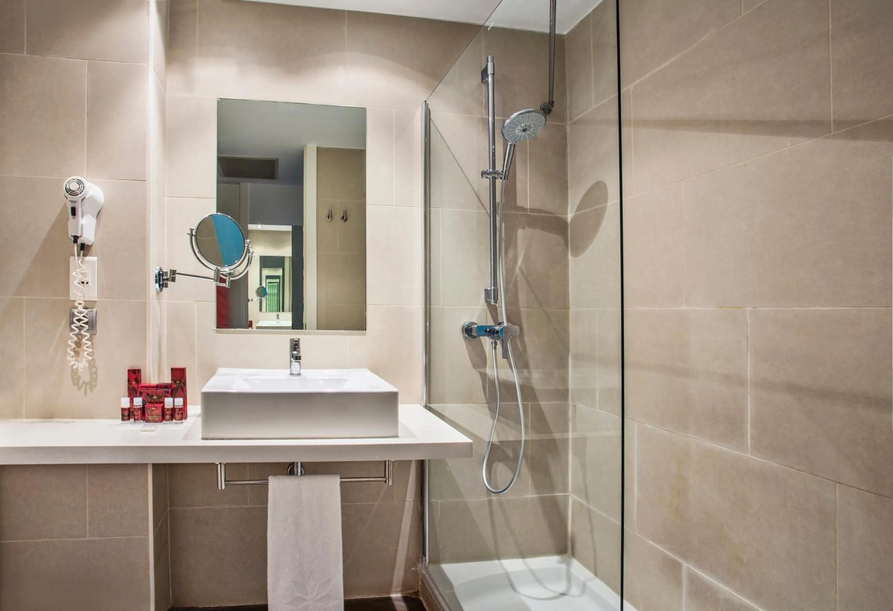 Bathroom in AZZ Valencia Táctica Hotel