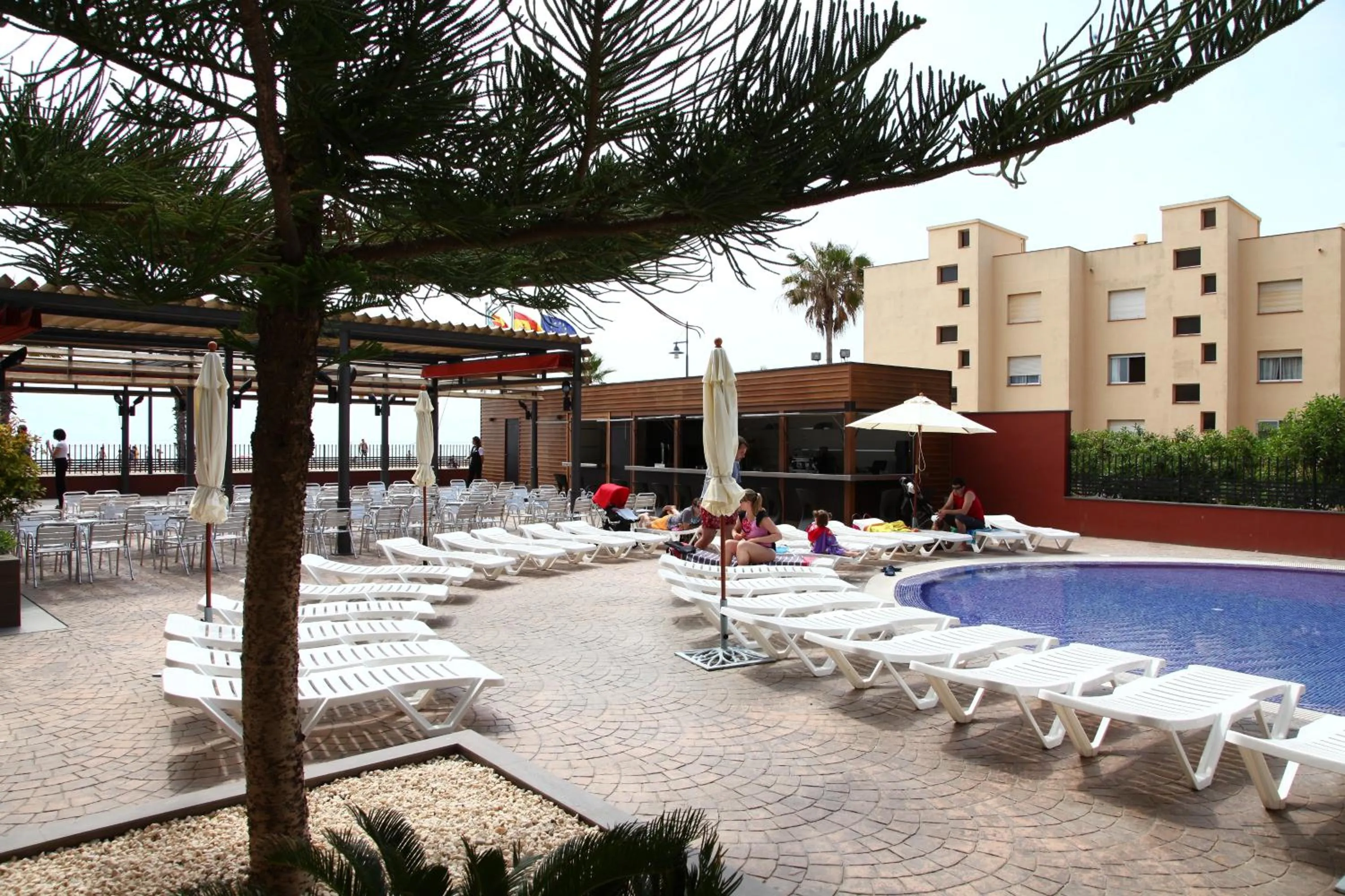 Swimming pool in Hotel Acuazul