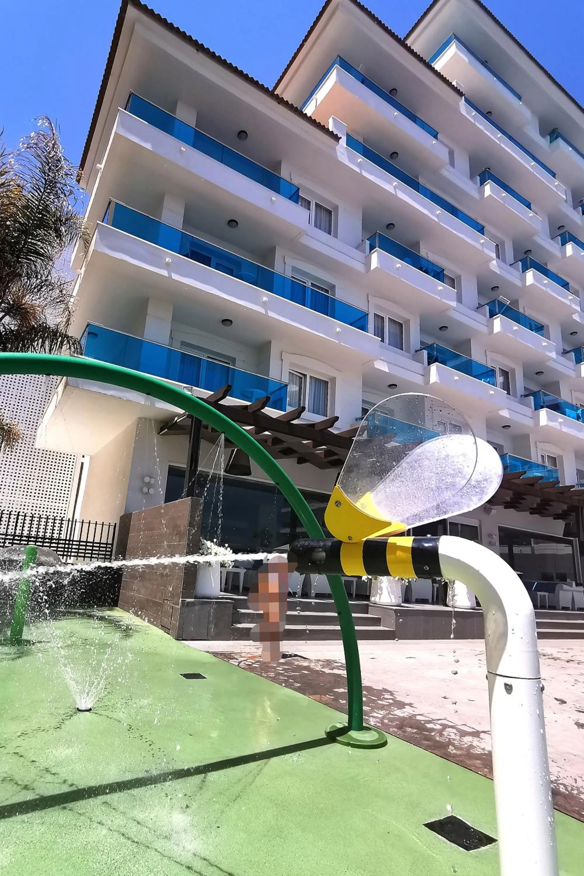 Entertainment in Aparthotel Acuazul