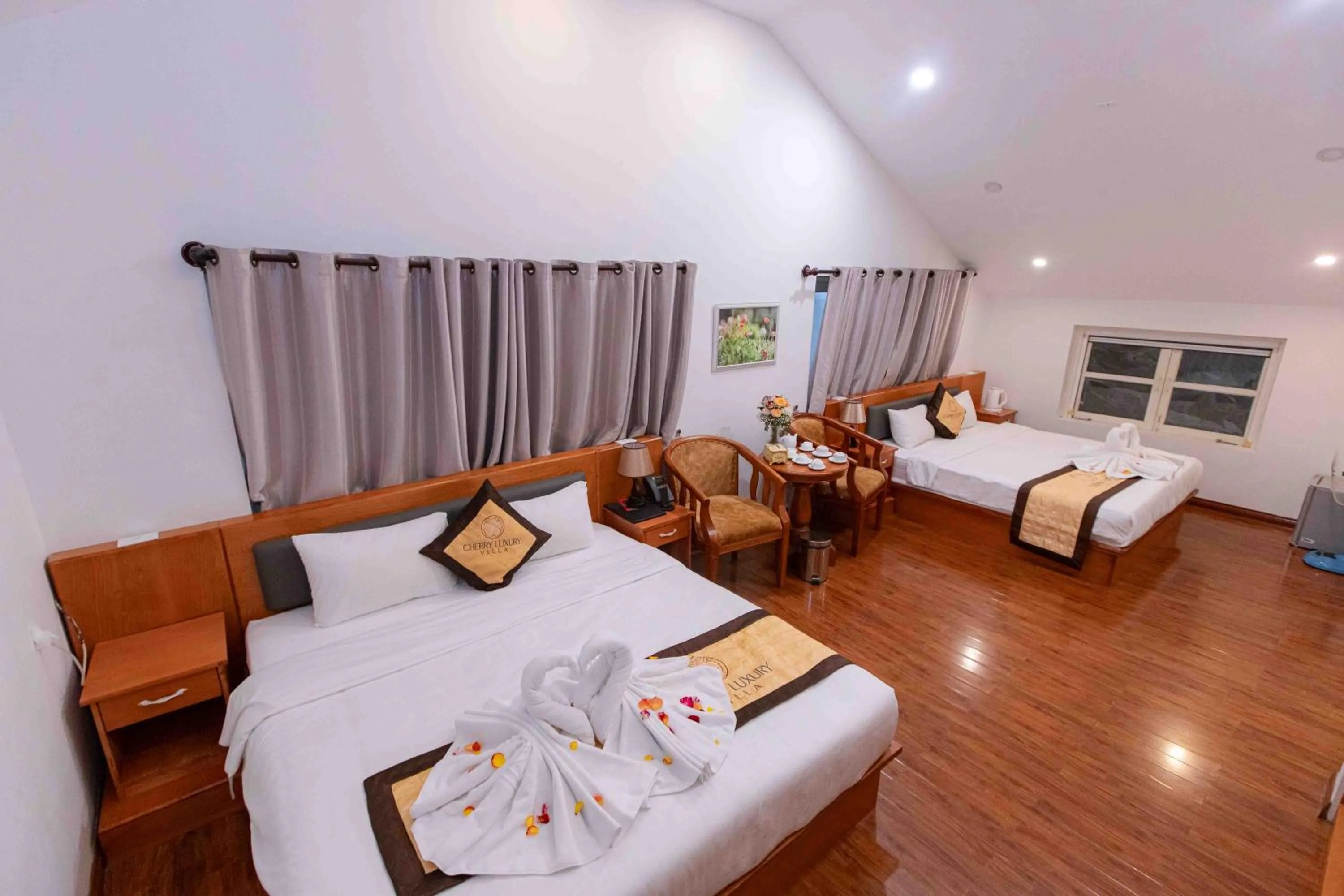 Bed in Cherry Luxury Hotel