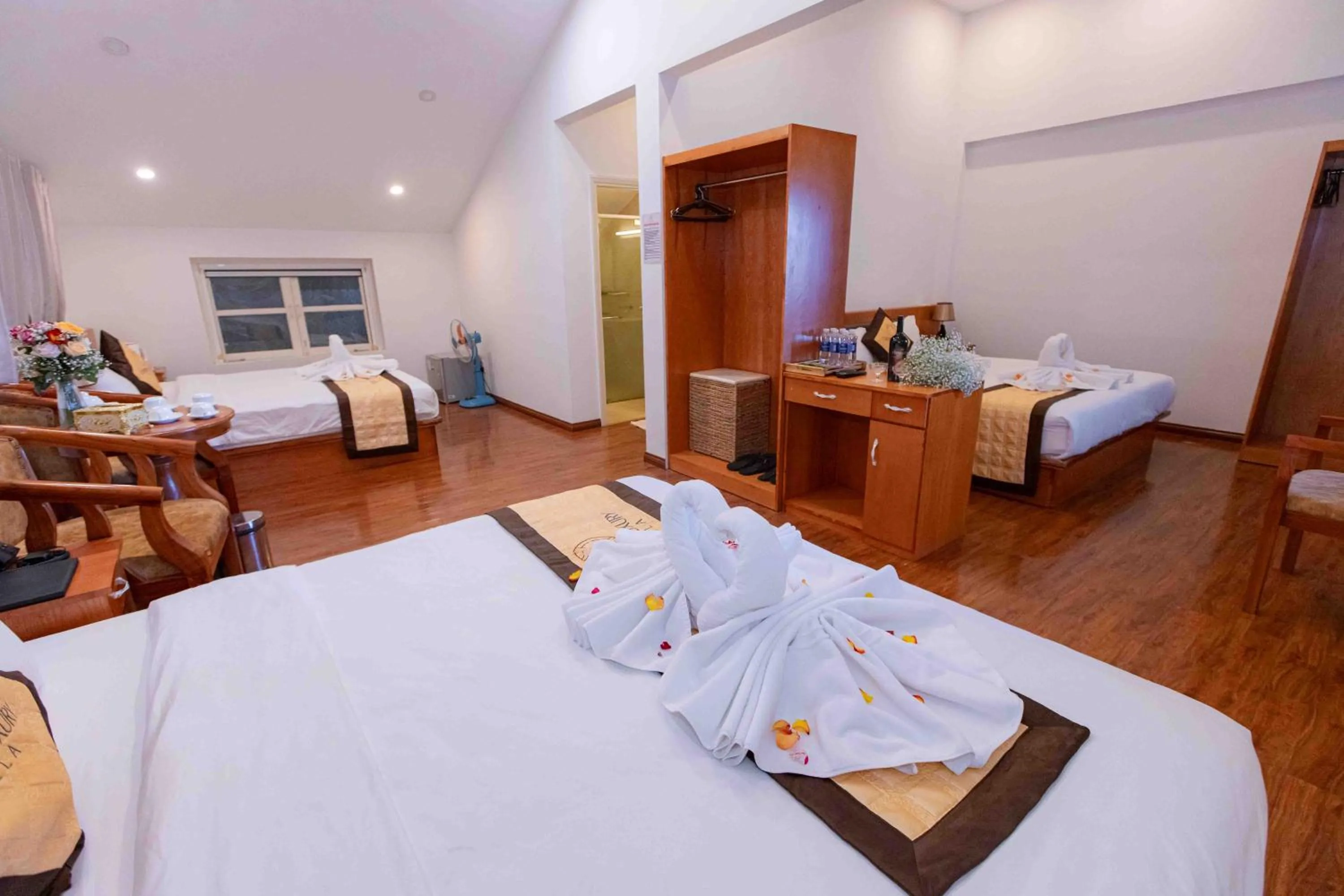 Bed in Cherry Luxury Hotel