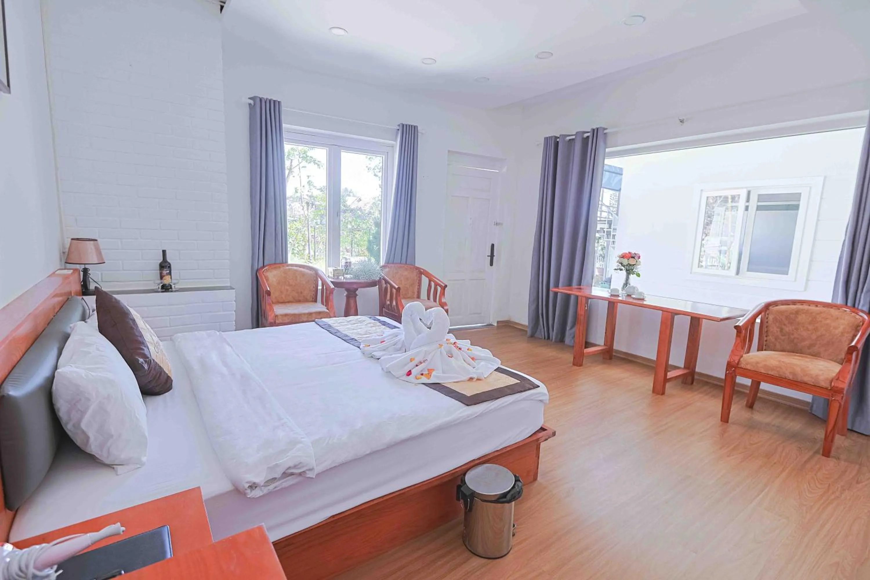 Bed in Cherry Luxury Hotel