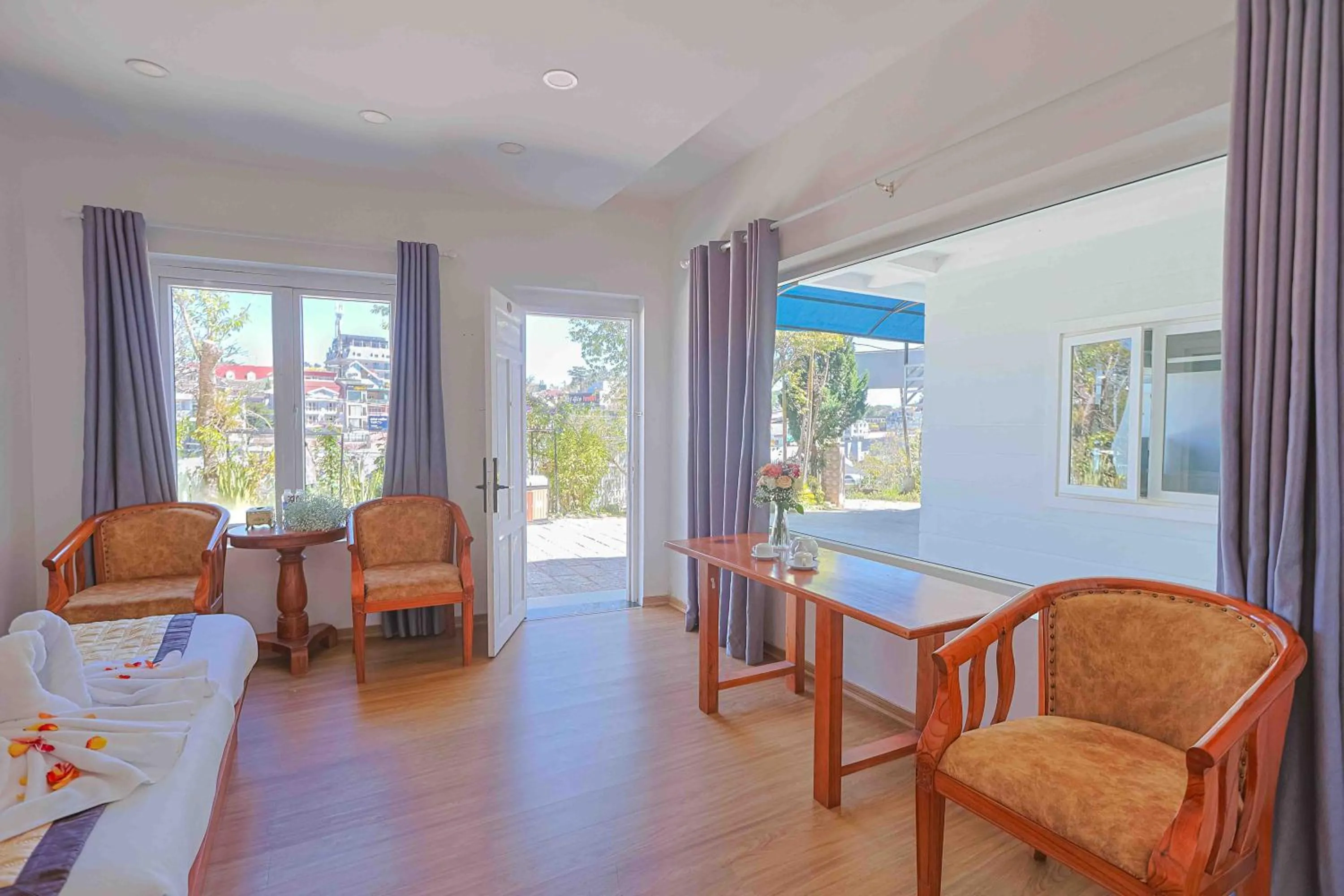 Bedroom in Cherry Luxury Hotel