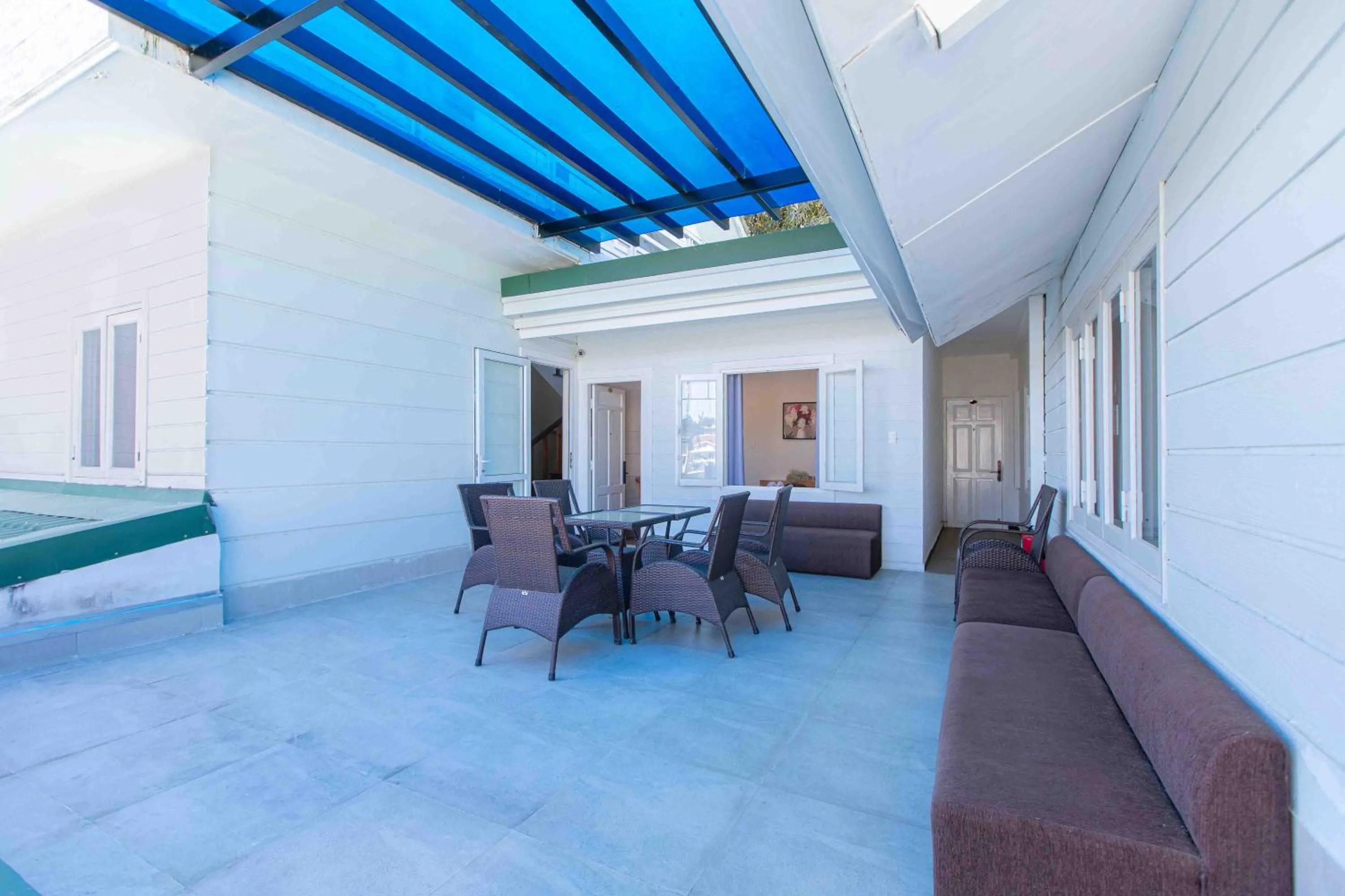 Balcony/Terrace in Cherry Luxury Hotel