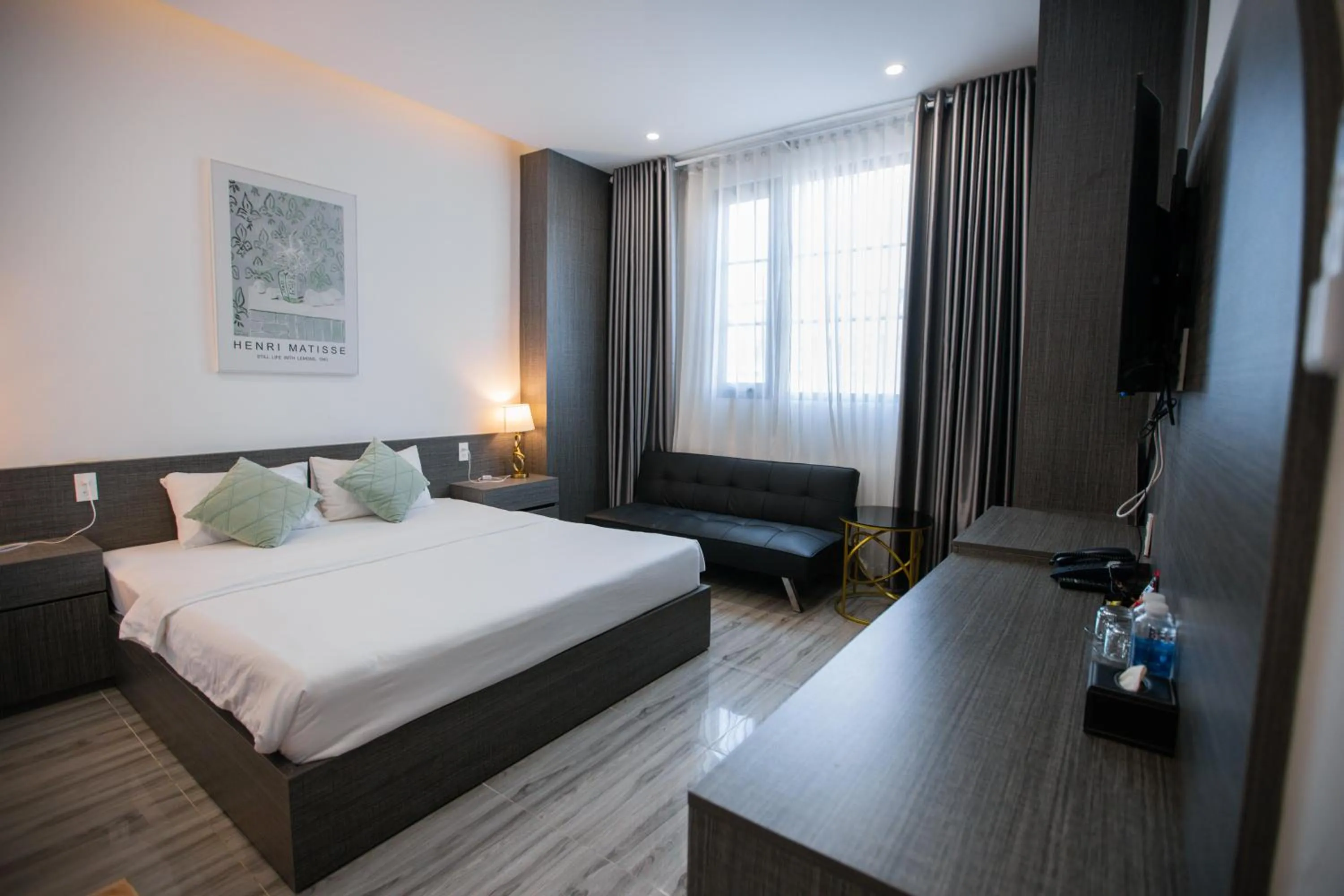 Photo of the whole room, Bed in Riverside 1 Hotel