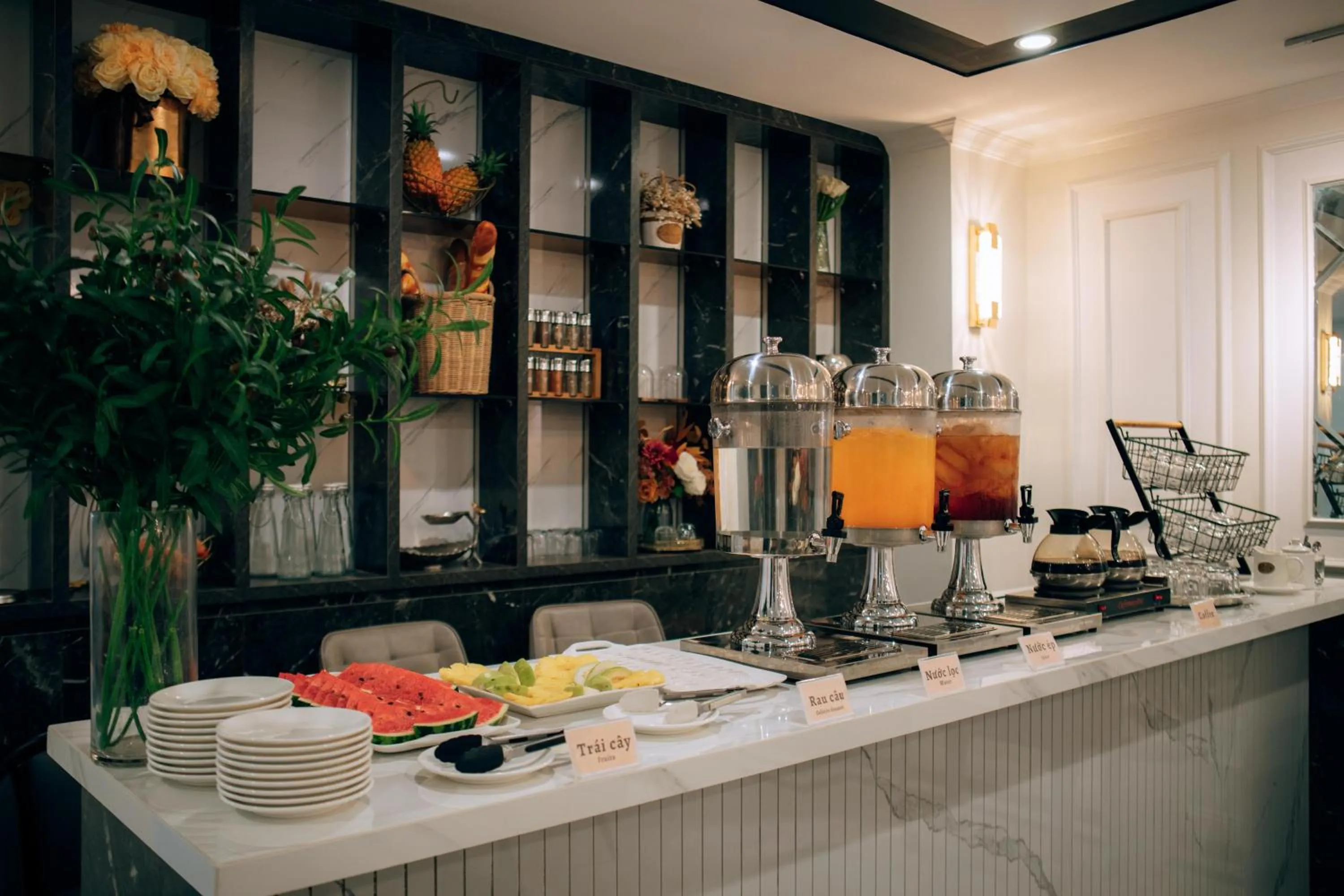 Breakfast in Riverside 1 Hotel