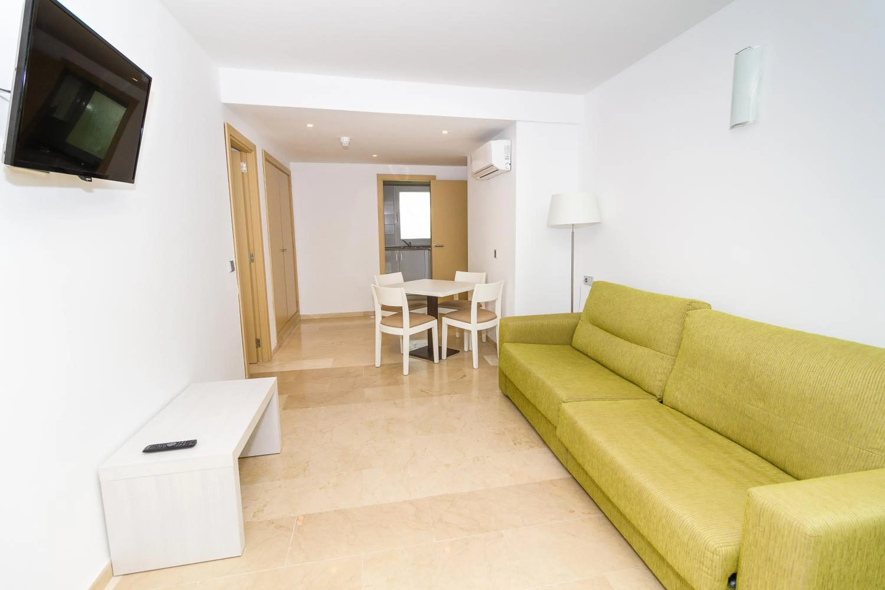 Photo of the whole room in Eix Platja Daurada Hotel & SPA