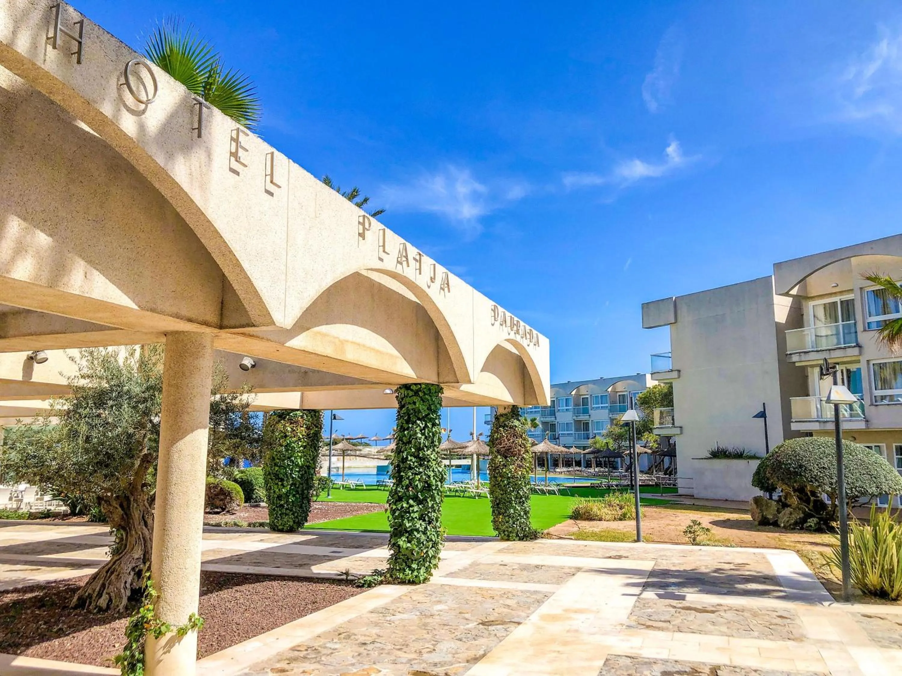 Property building in Eix Platja Daurada Hotel & SPA