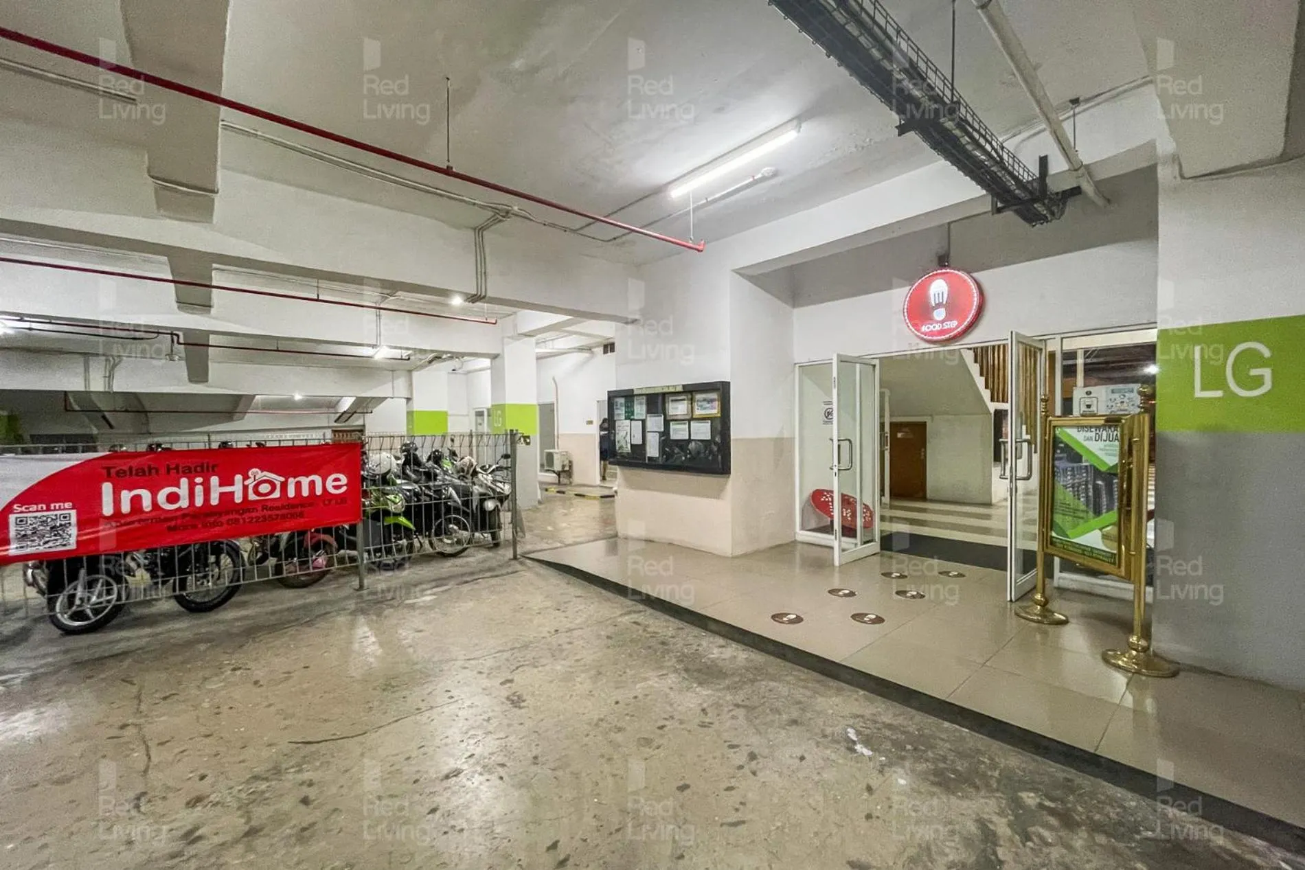 Parking in RedLiving Apartemen Parahyangan Residence - Anton Rooms