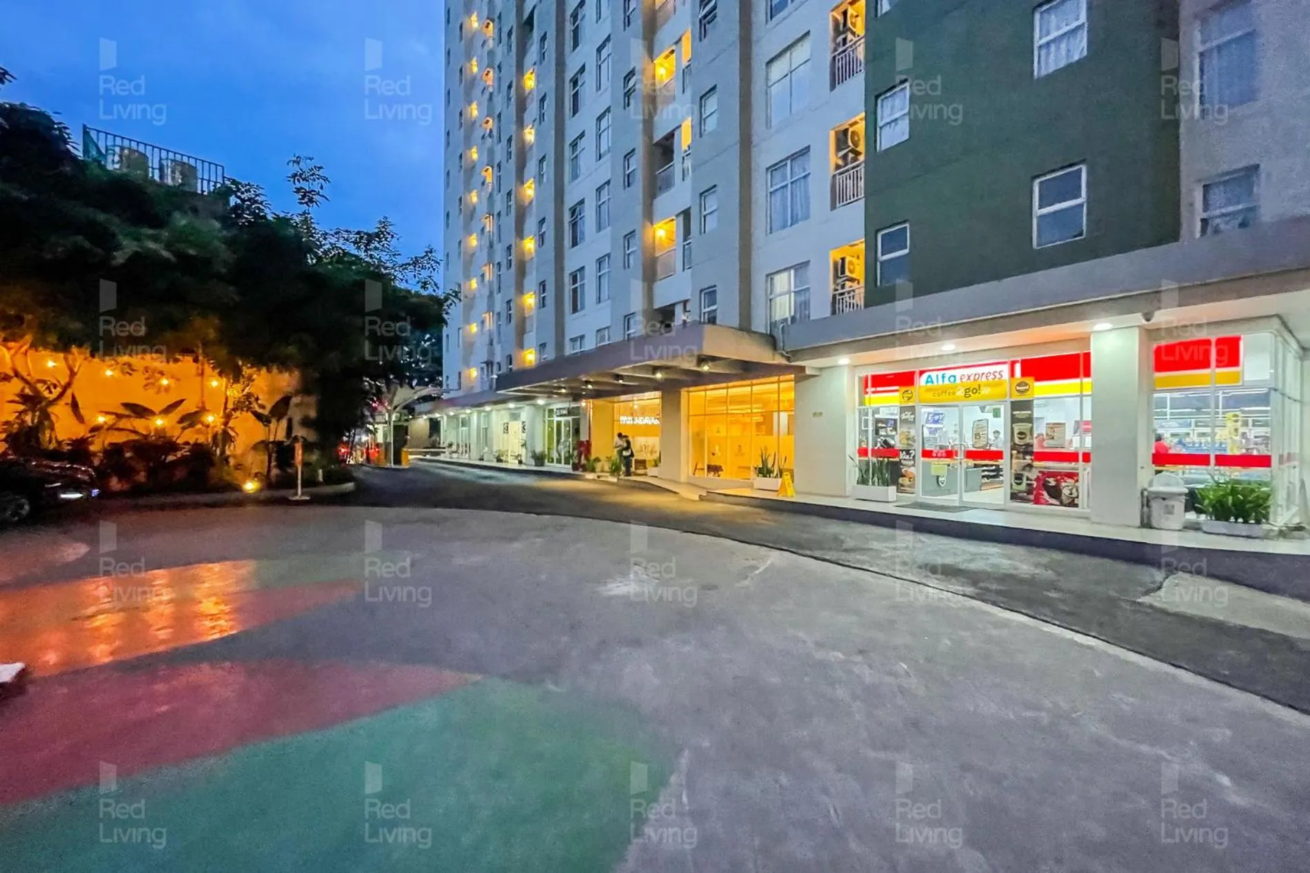 Property building in RedLiving Apartemen Parahyangan Residence - Anton Rooms