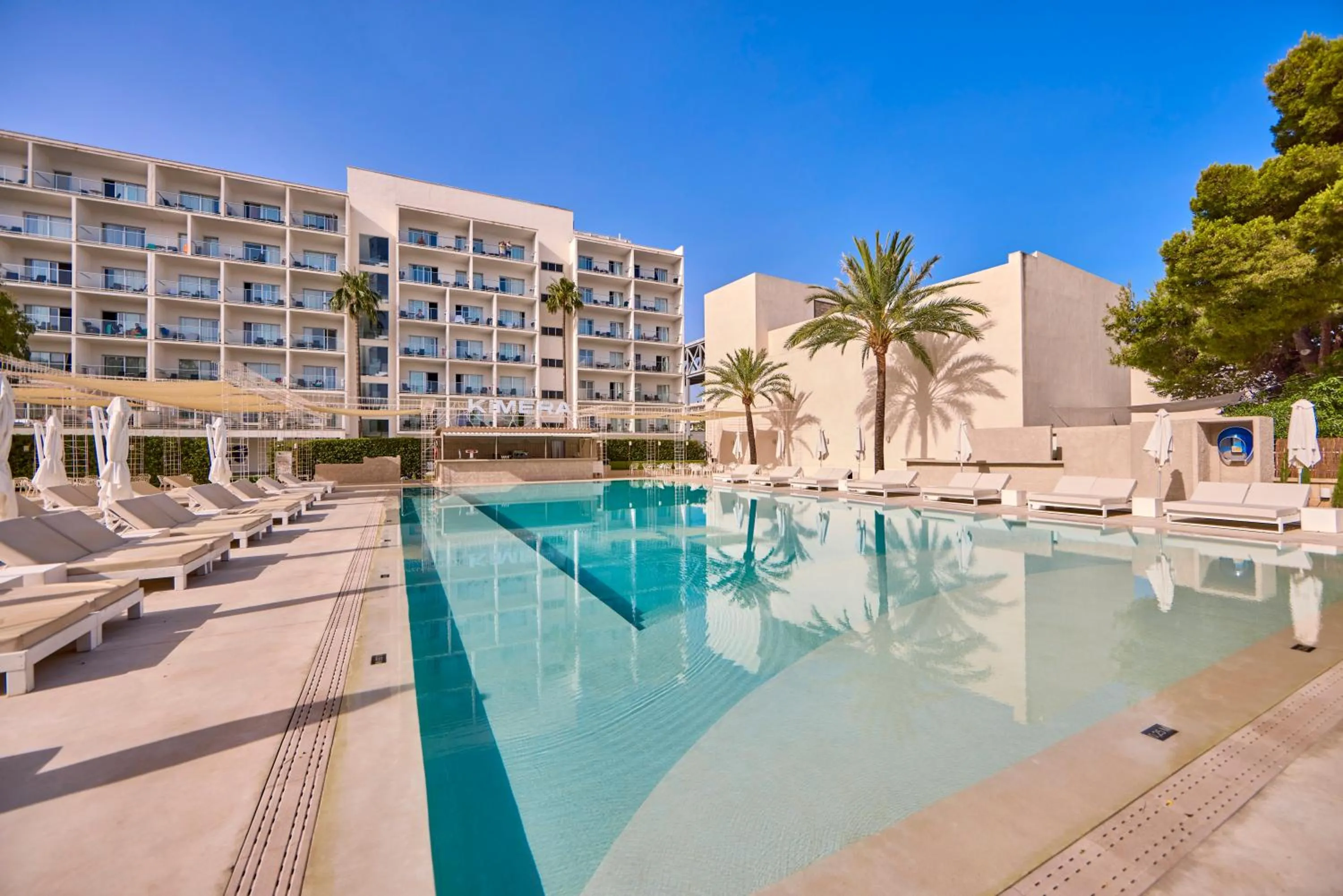 Facade/entrance in Hotel Astoria Playa Adults Only 4* Sup