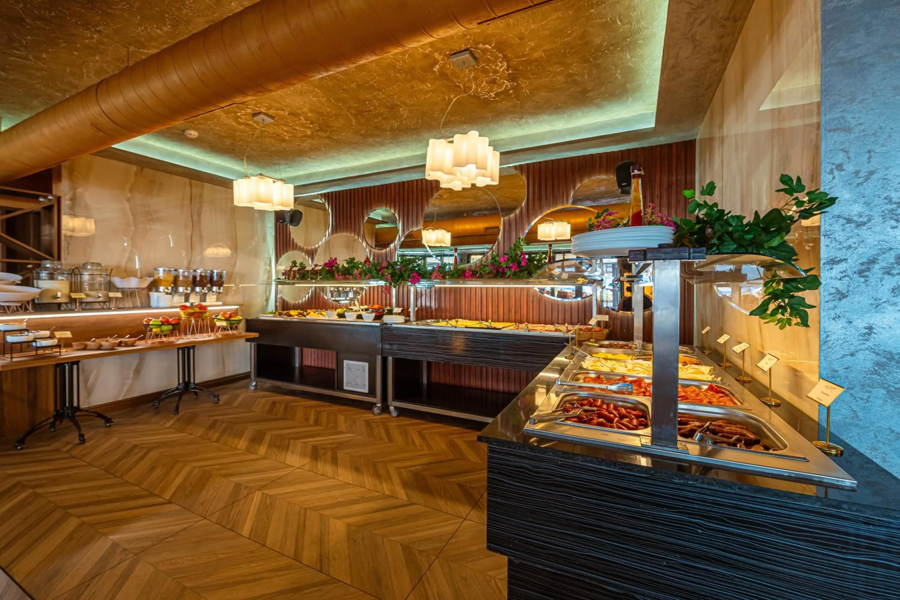 Buffet breakfast in Paradiso Dreams Hotel