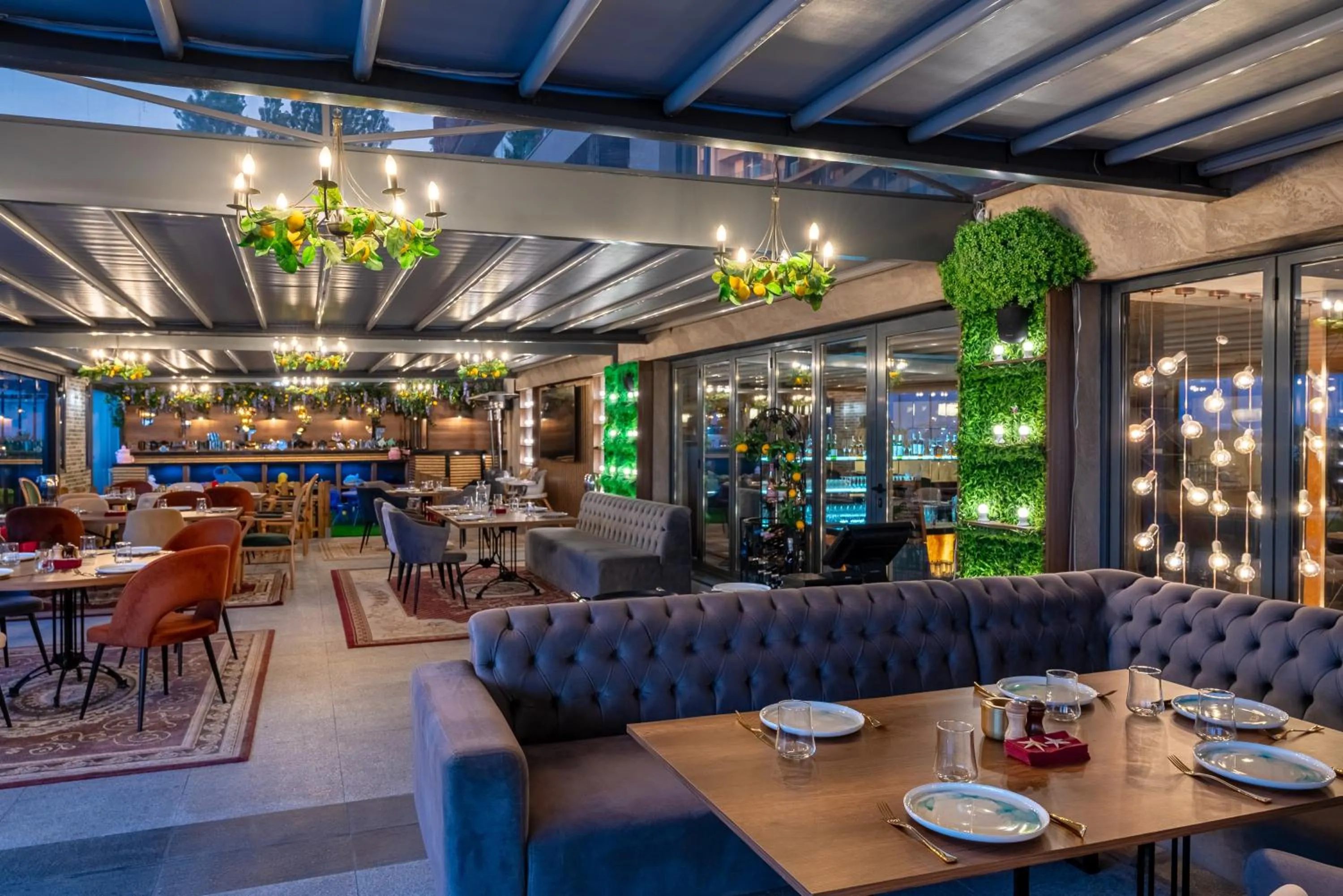 Restaurant/places to eat in Paradiso Dreams Hotel