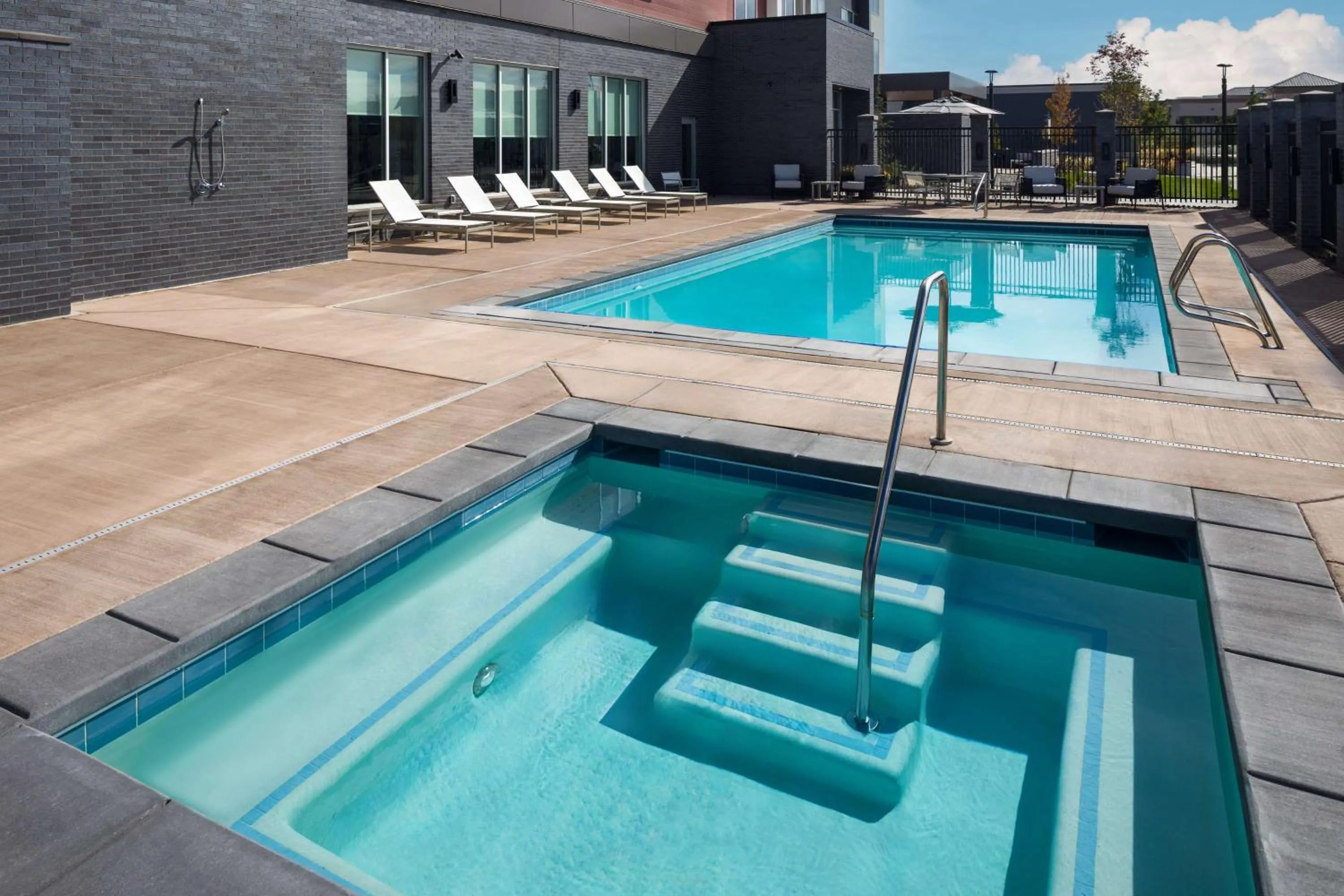 Swimming pool in Hyatt Place Boise-Meridian