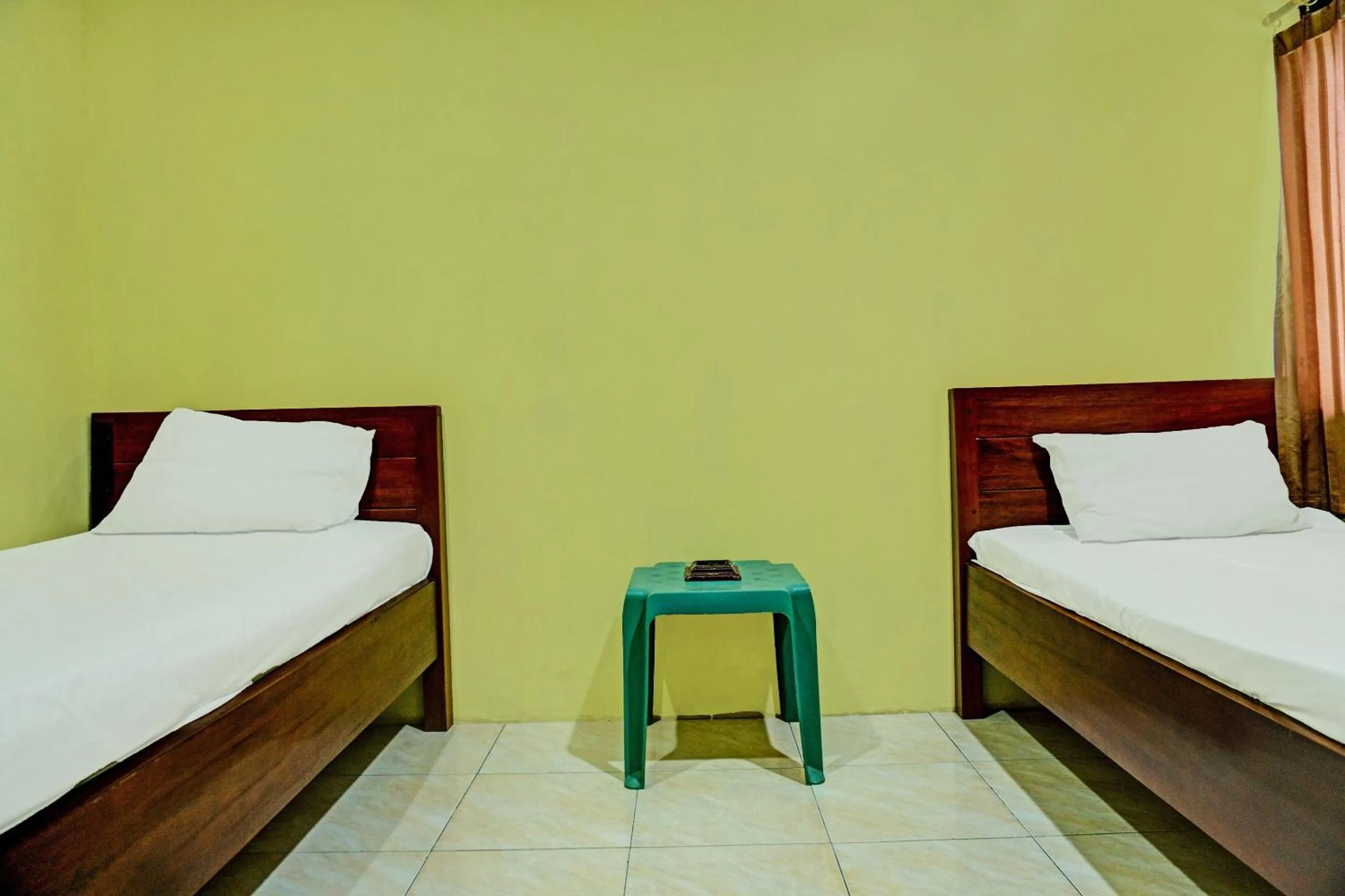 Bedroom, Bed in Capital O 92316 Wisma Widya Loka Pratama Near Futsal Tebing Gading