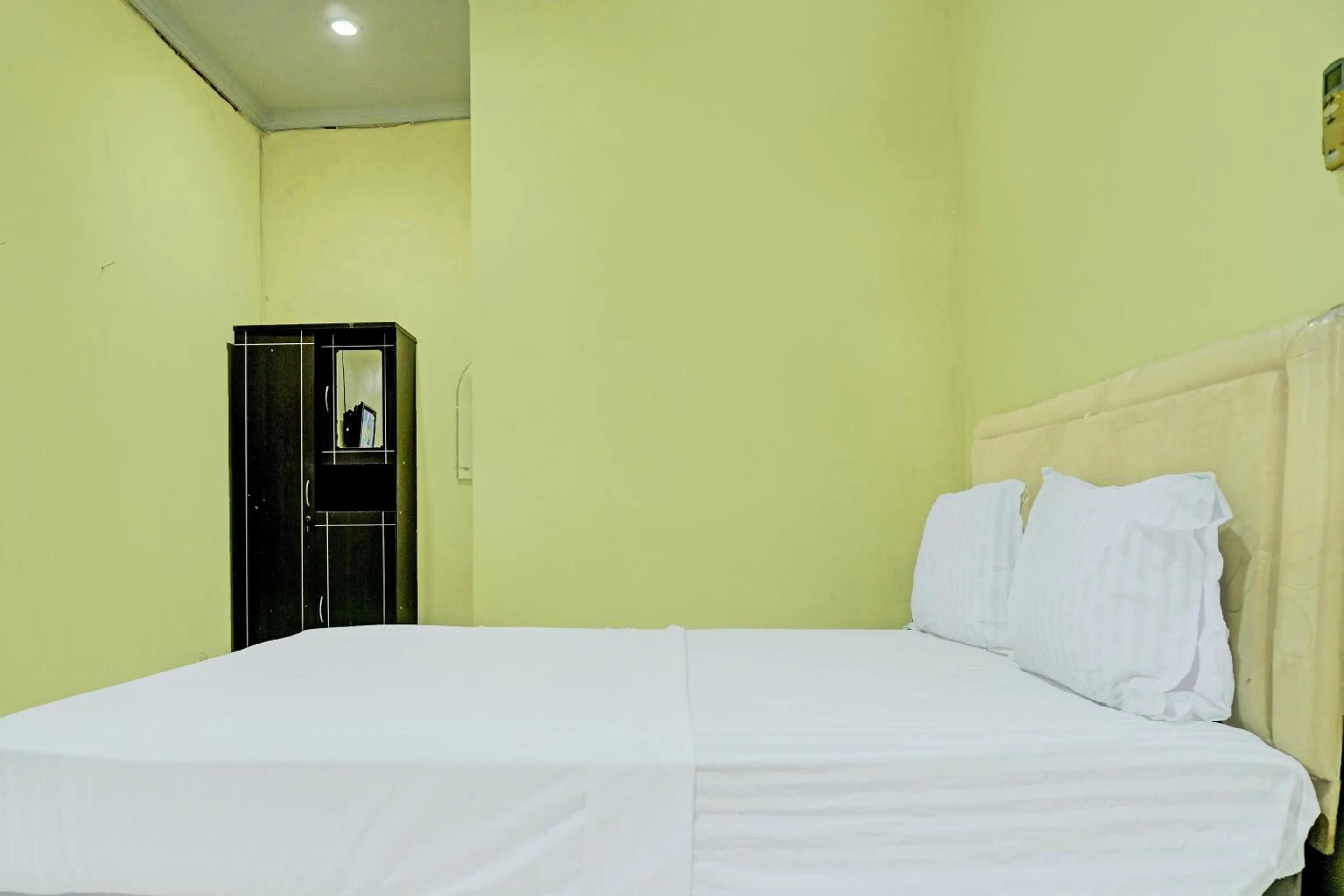 Bedroom, Bed in Capital O 92316 Wisma Widya Loka Pratama Near Futsal Tebing Gading