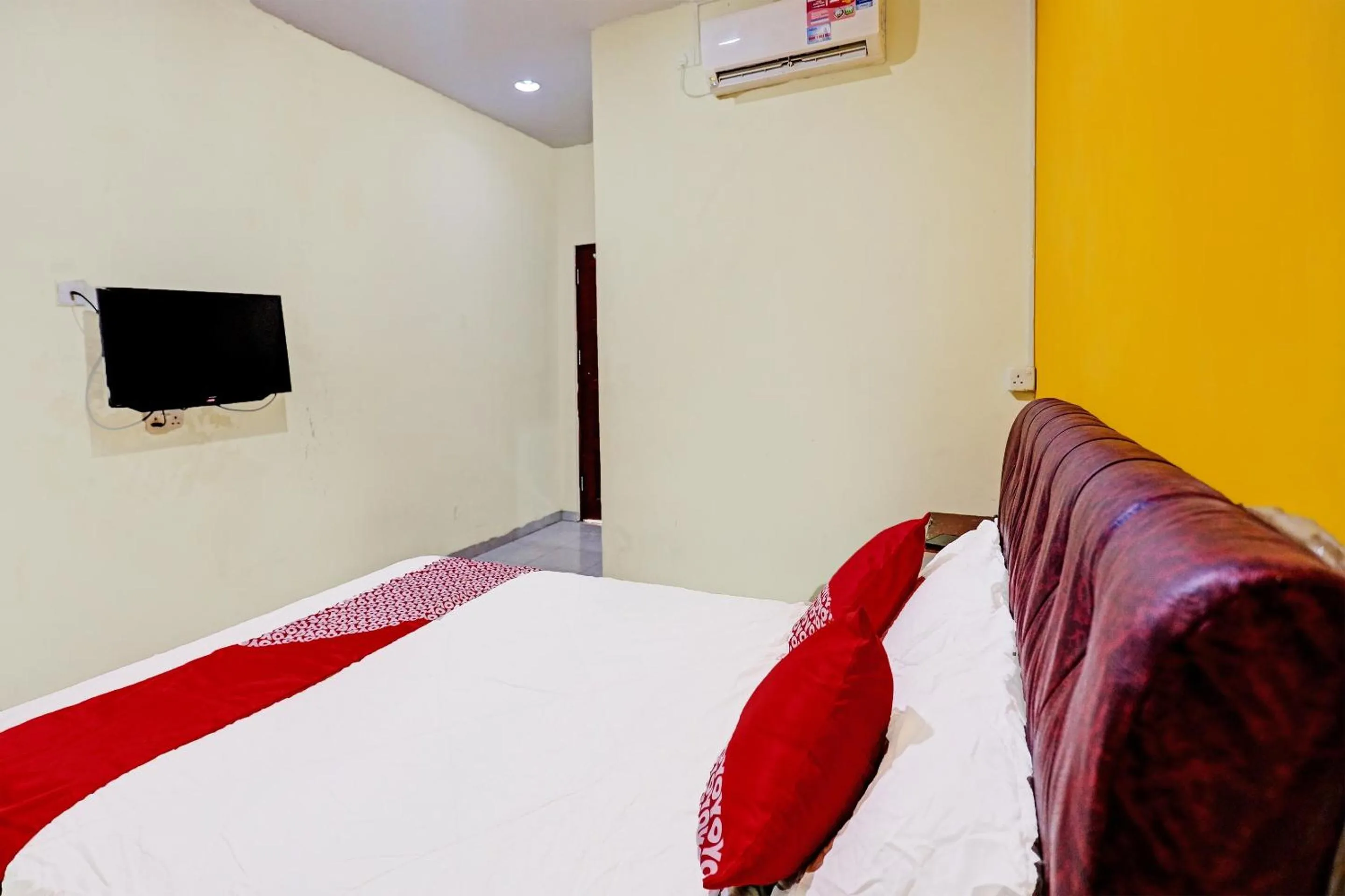 Bedroom, Bed in Hotel O Hasan House SyariahNearPelabuhan Feri Harbor Bay