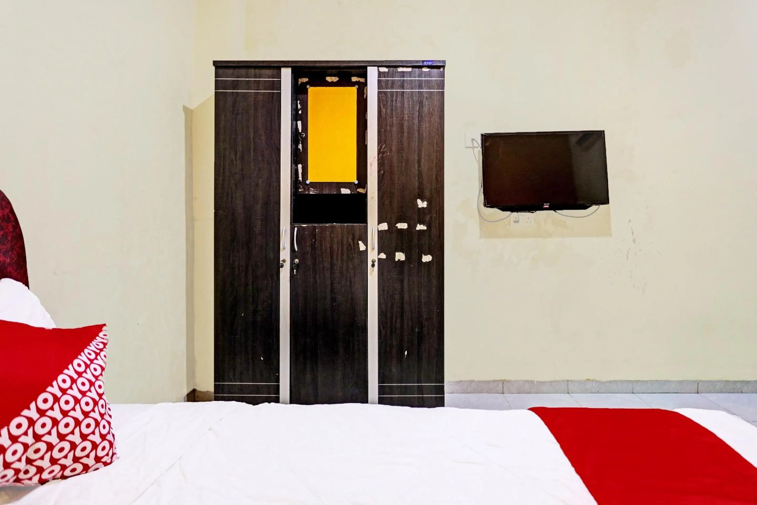 Bedroom, Bed in Hotel O Hasan House SyariahNearPelabuhan Feri Harbor Bay