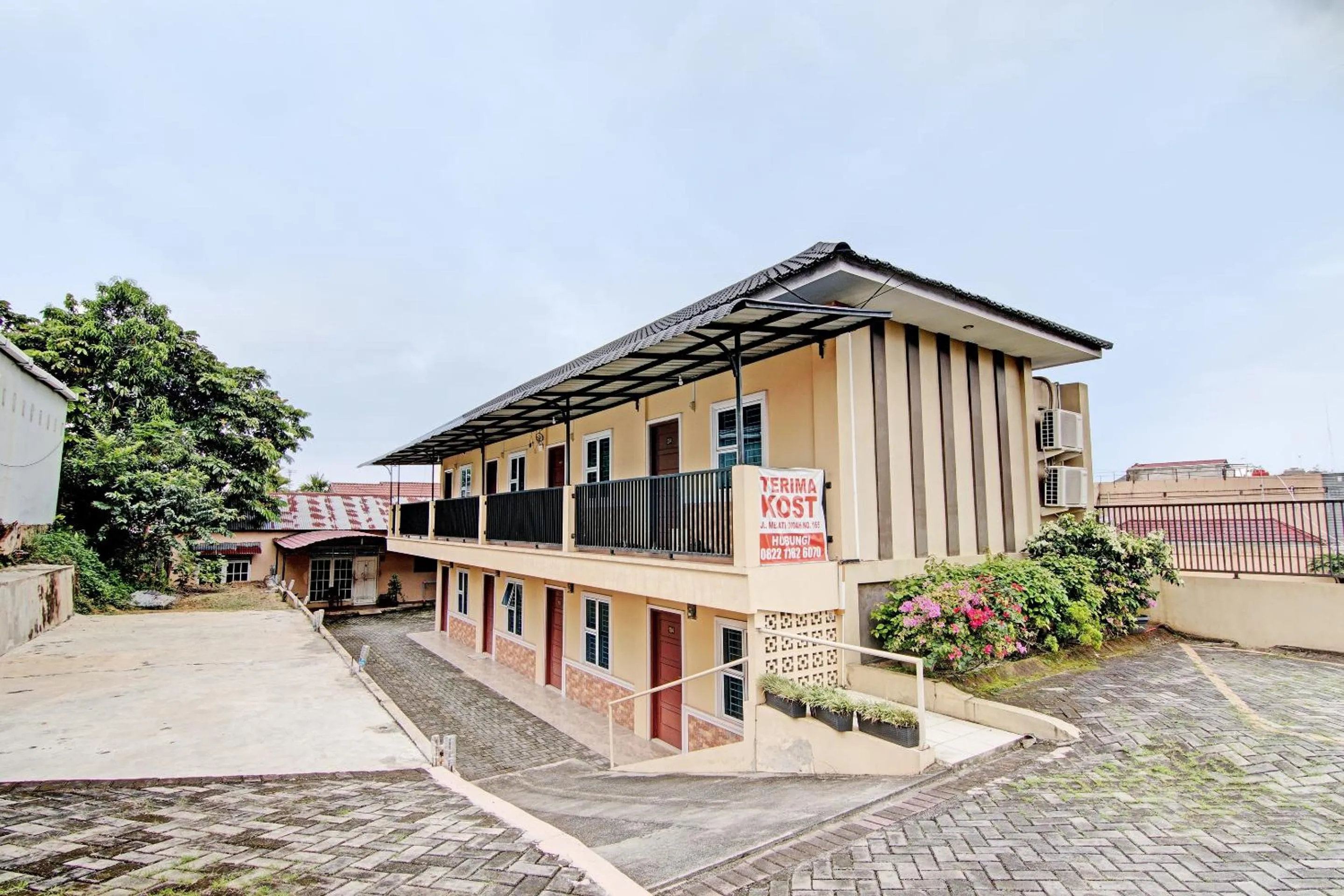 Facade/entrance in Hotel O Melati Residence Syariah
