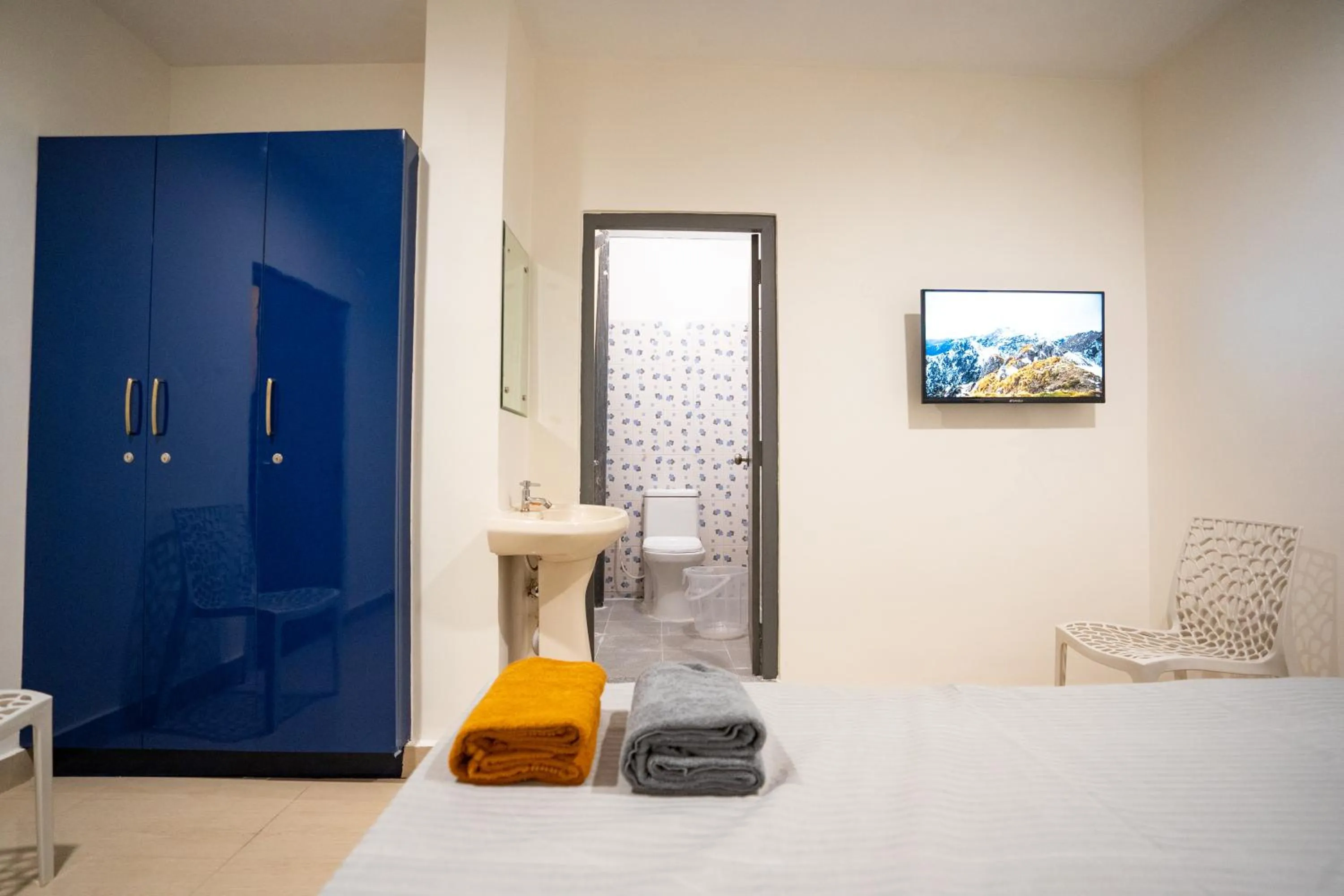 Bed in Yellow Bells Signature HITEC City