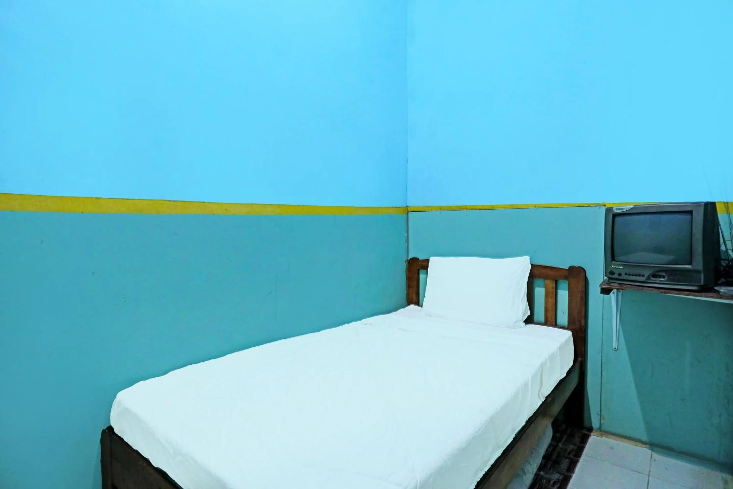 Bedroom, Bed in Hotel O Homestay Semarang Baru SyariahNearNagoya Hill Shopping Mall