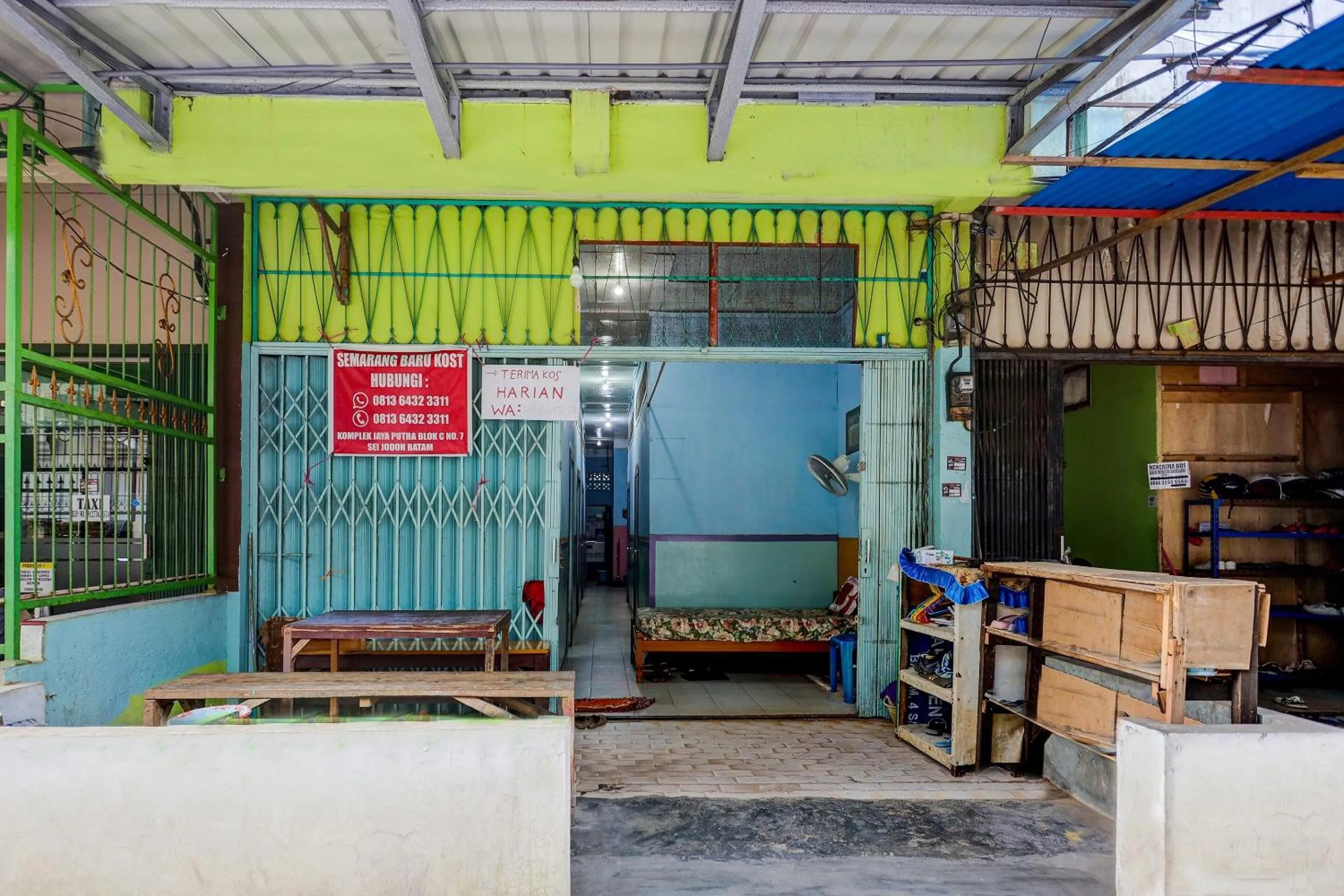 Lobby or reception in Hotel O Homestay Semarang Baru SyariahNearNagoya Hill Shopping Mall