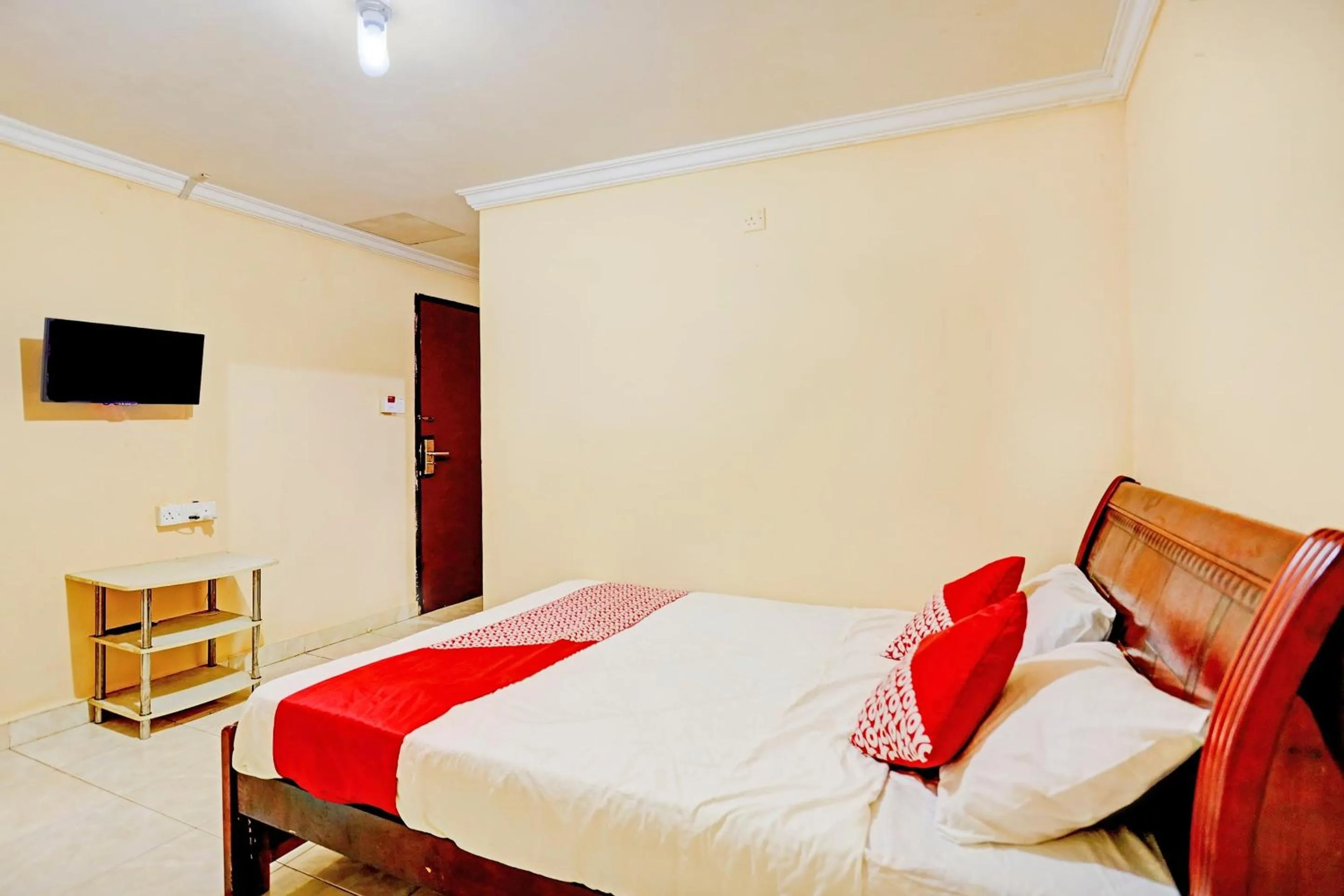 Bedroom, Bed in Hotel O Abi Manyu Syariah