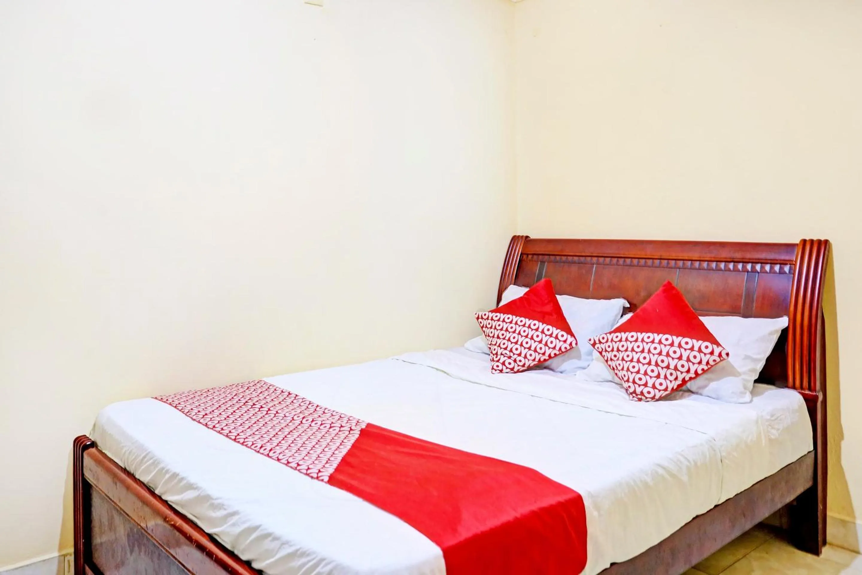 Bedroom, Bed in Hotel O Abi Manyu Syariah