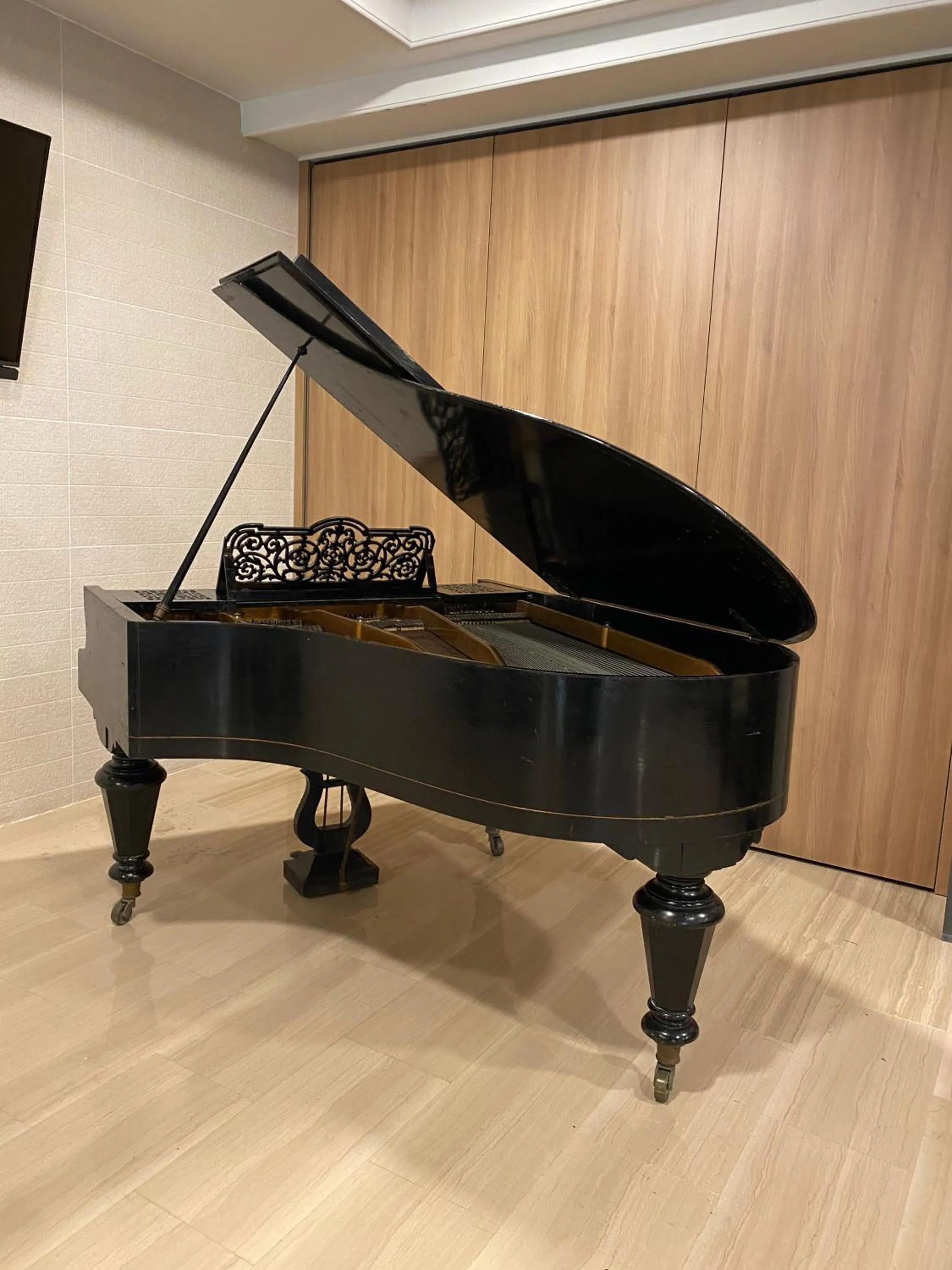 Property building in Hotel Astoria Park