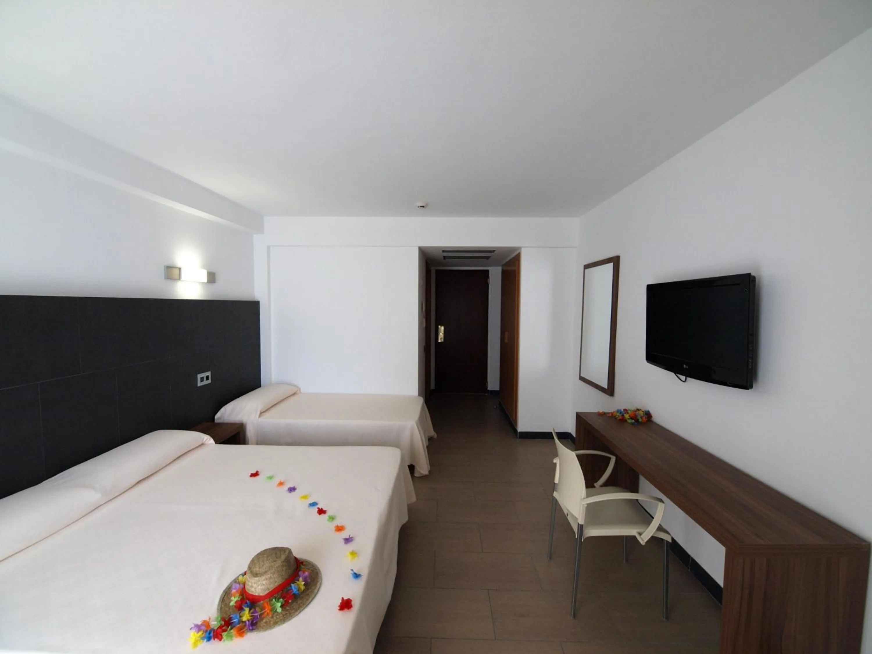 Photo of the whole room, Bed in Hotel Astoria Park