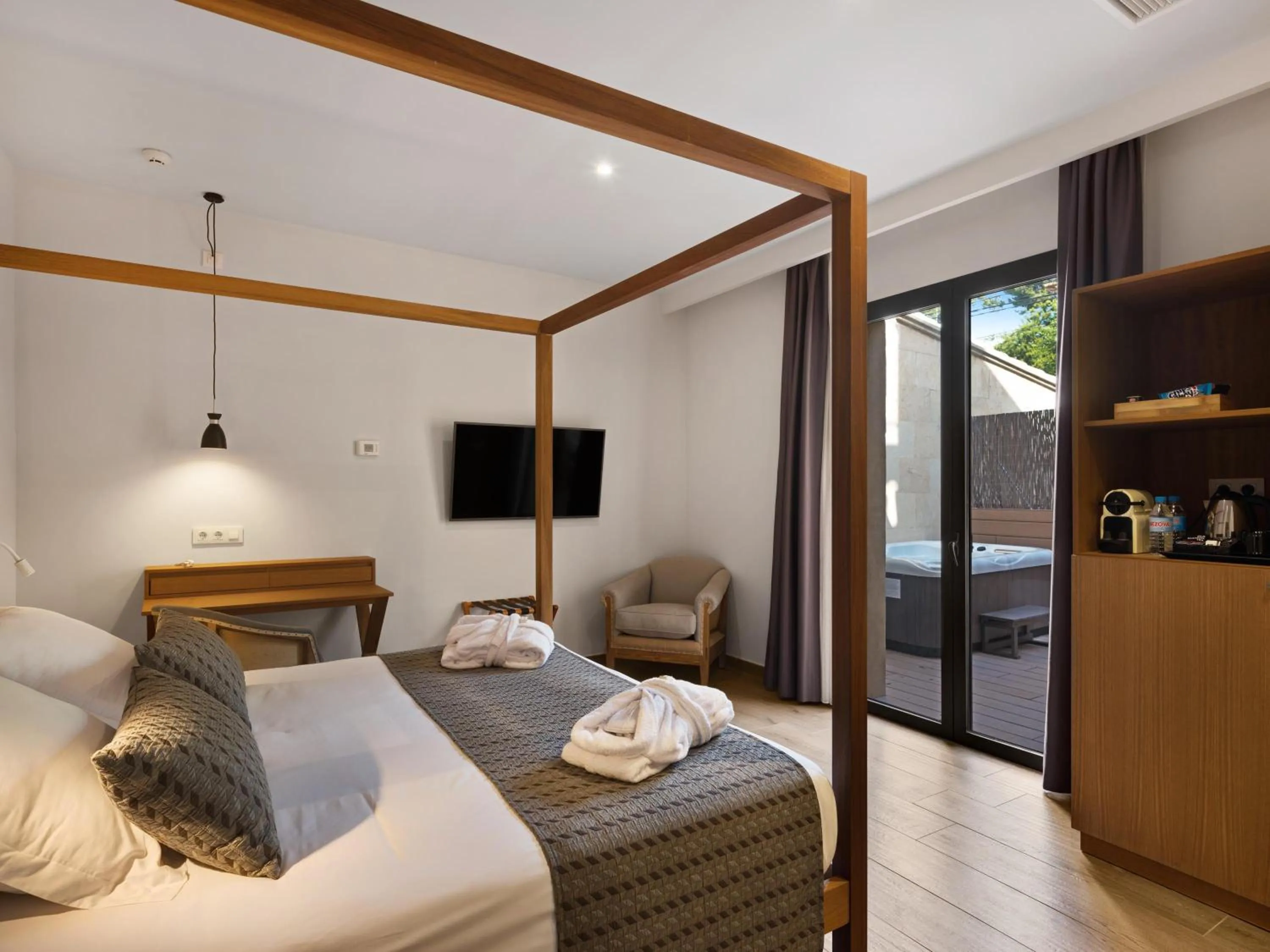 Photo of the whole room, Bed in Tacande Portals