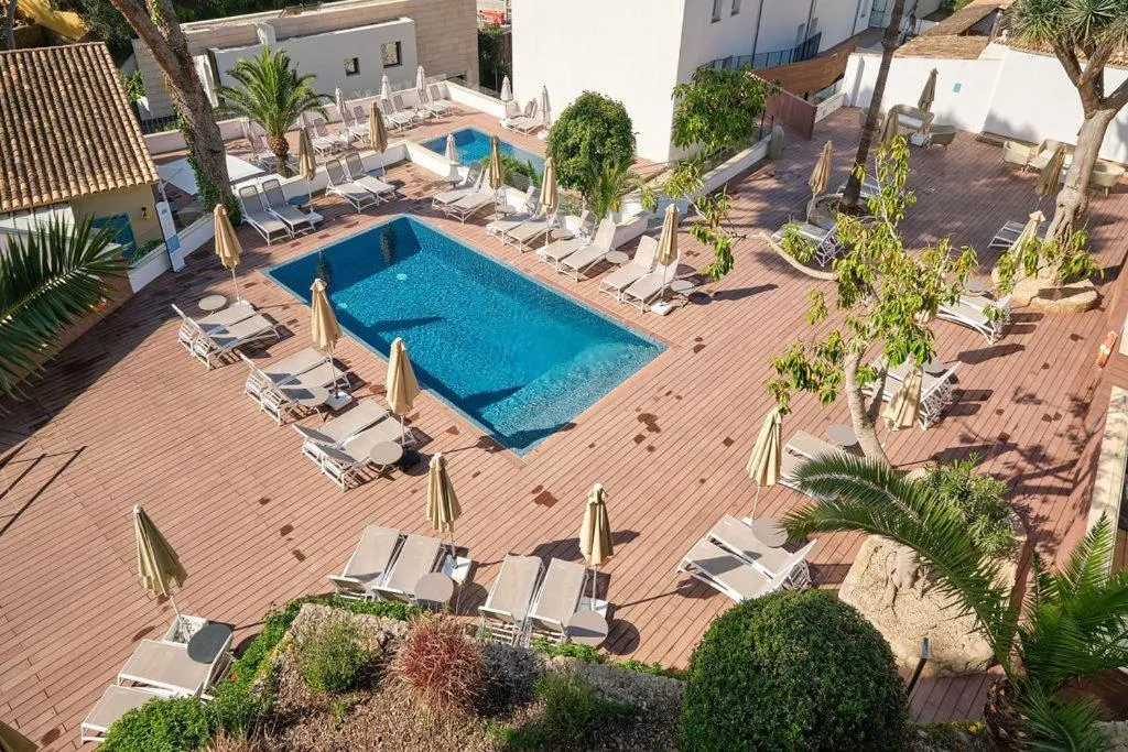 Swimming pool in Tacande Portals