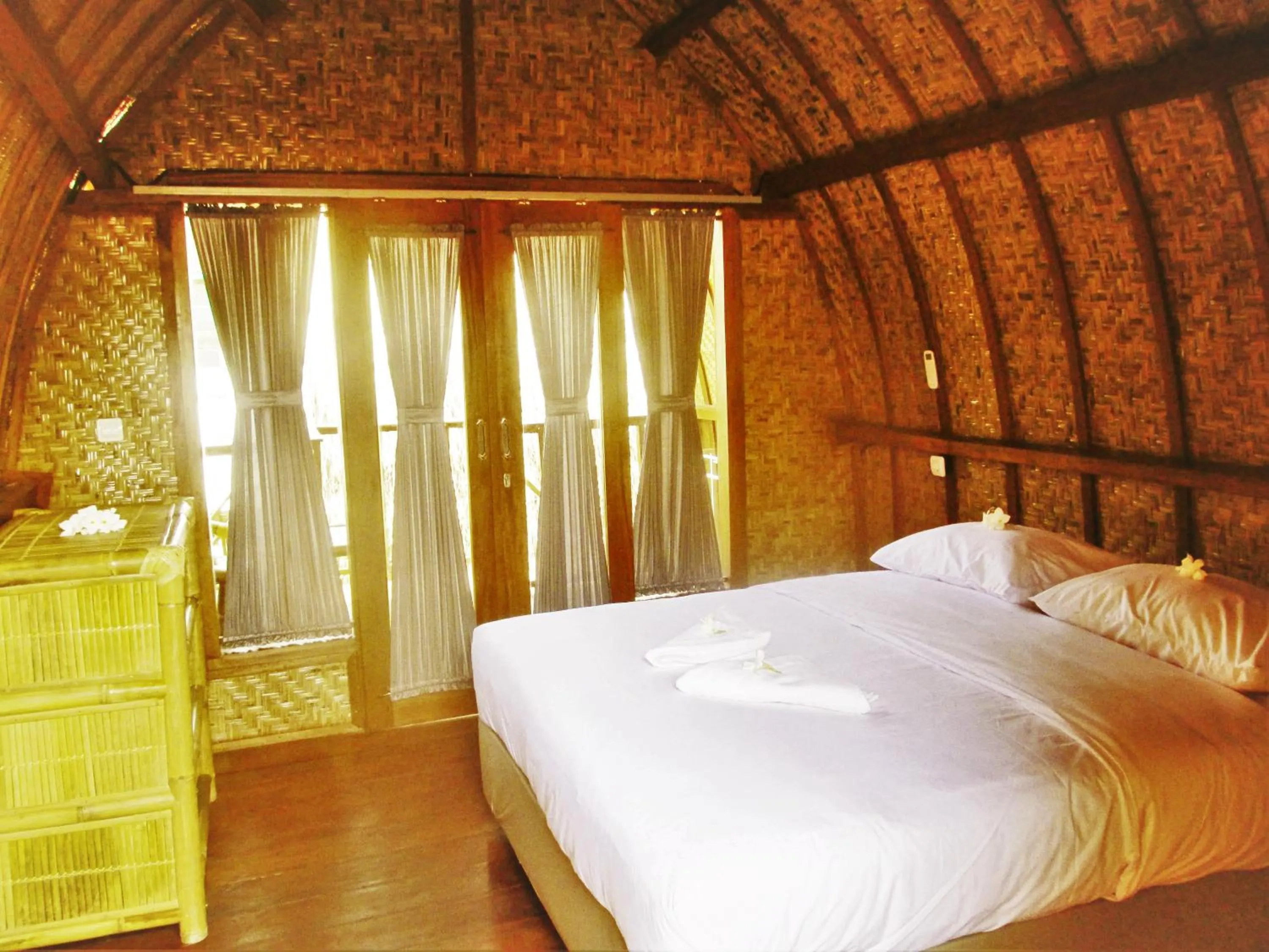 Bedroom, Bed in Good Vibes Bungalows