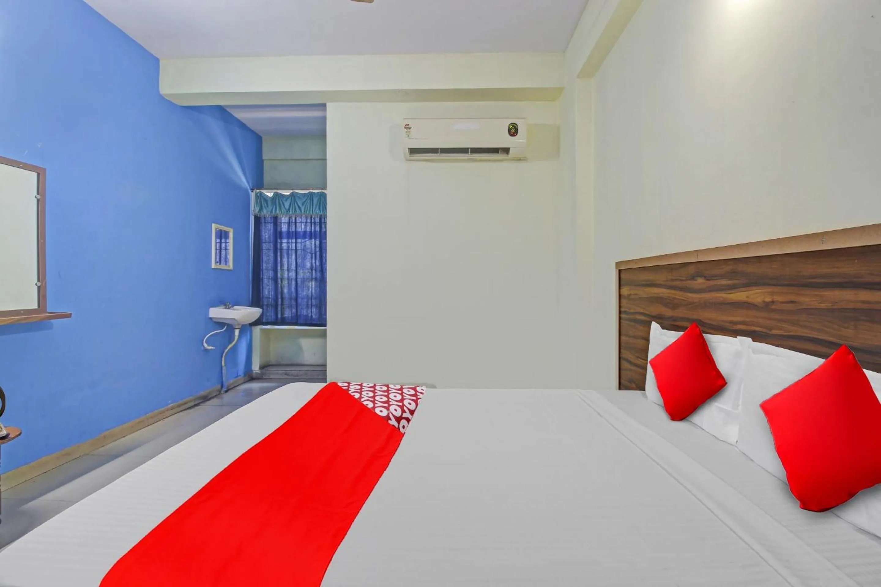 Bedroom, Bed in Hotel O Satya Inn