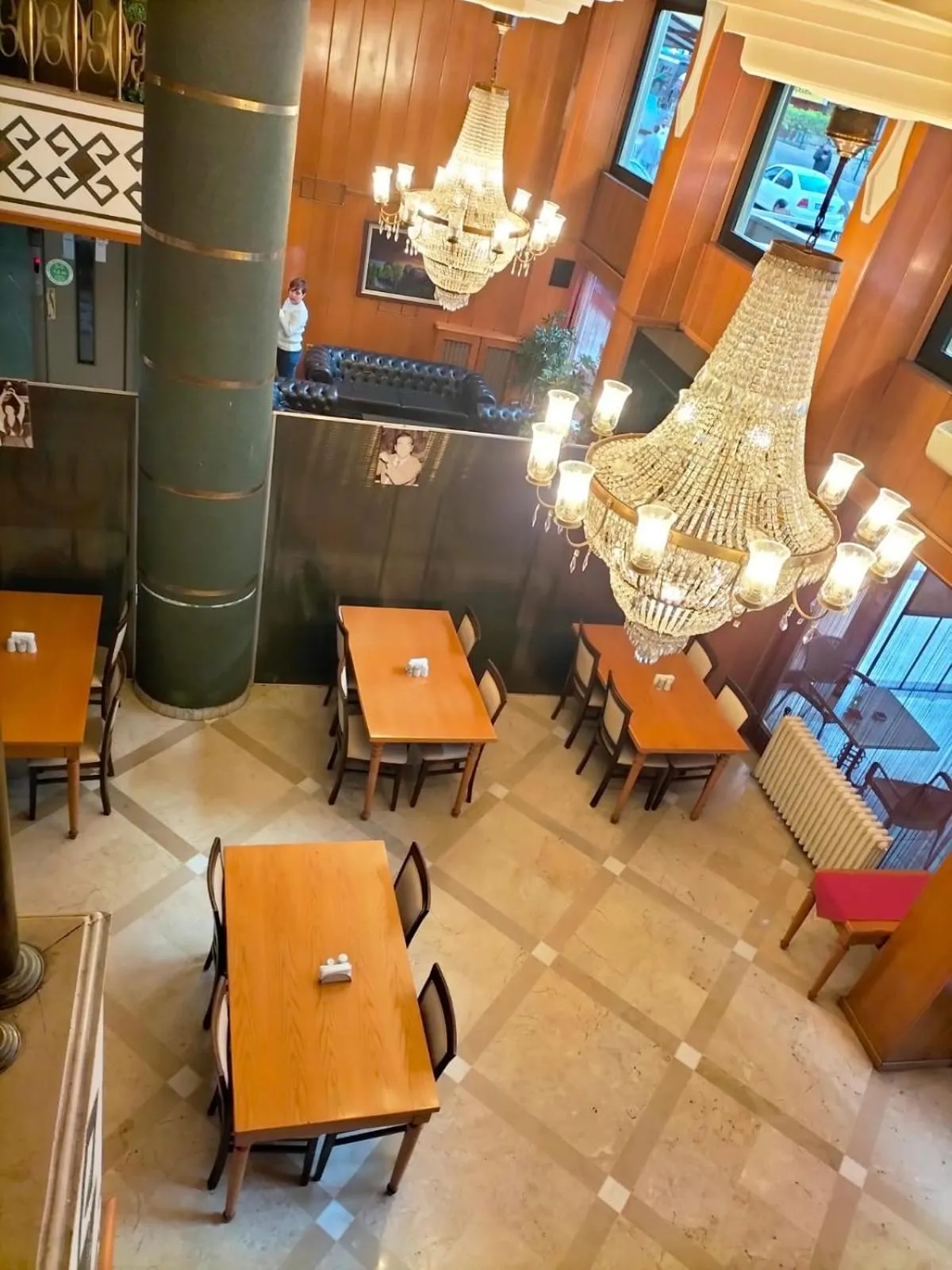 Restaurant/places to eat in SPOR HOTEL