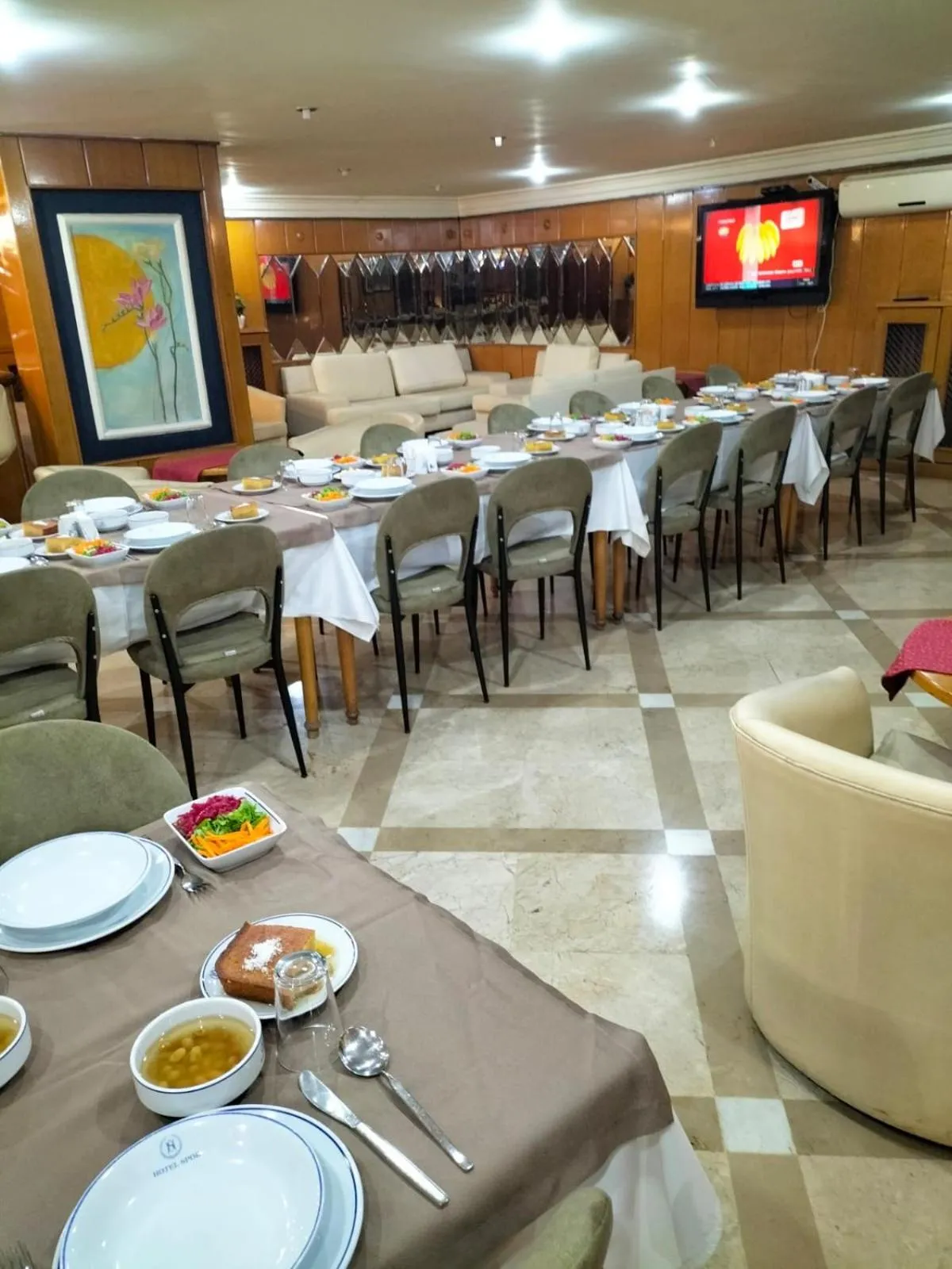 Restaurant/places to eat in SPOR HOTEL