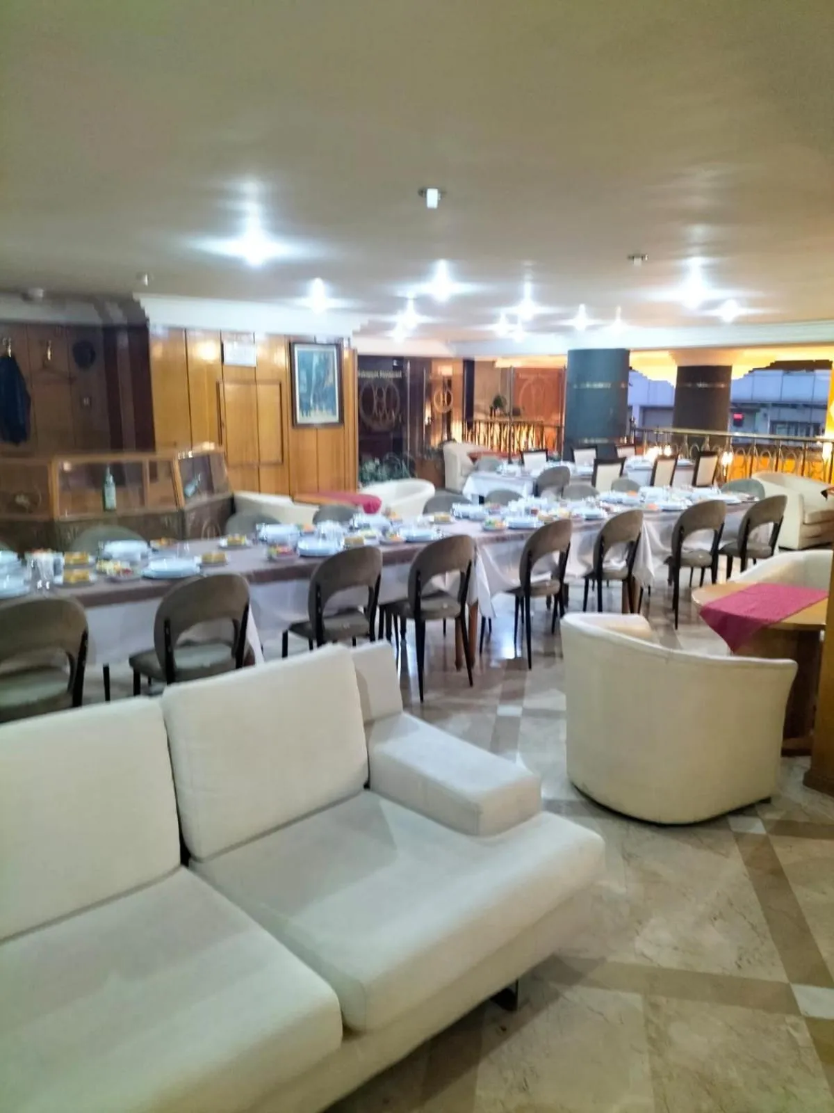 Restaurant/places to eat in SPOR HOTEL