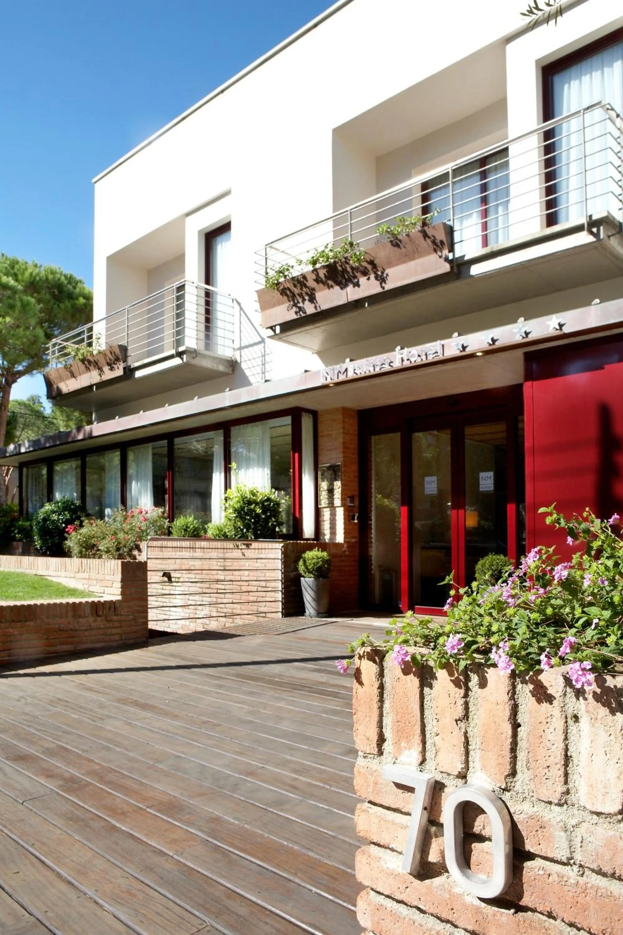 Facade/entrance in NM Suites by Escampa Hotels