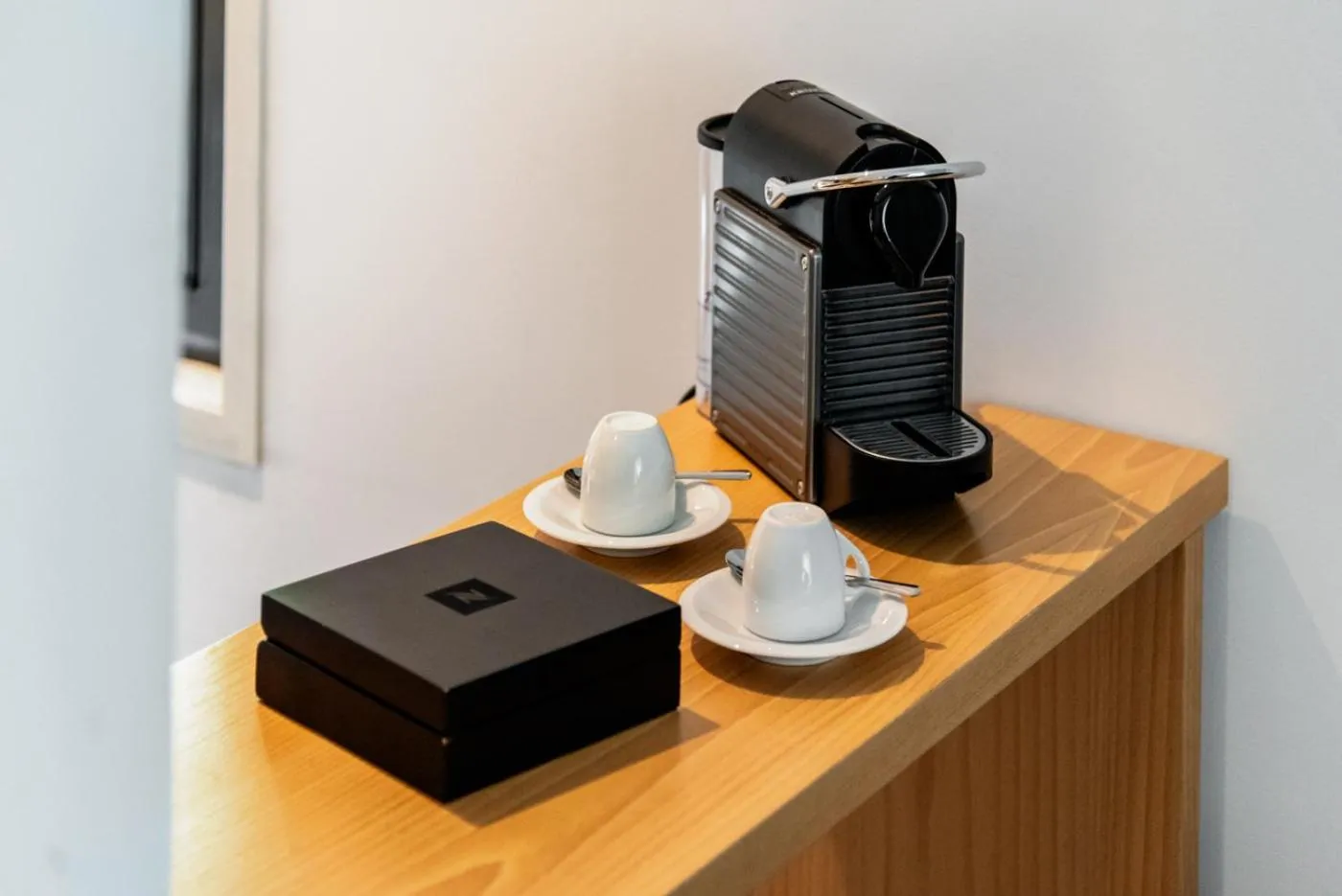 Coffee/tea facilities in NM Suites by Escampa Hotels
