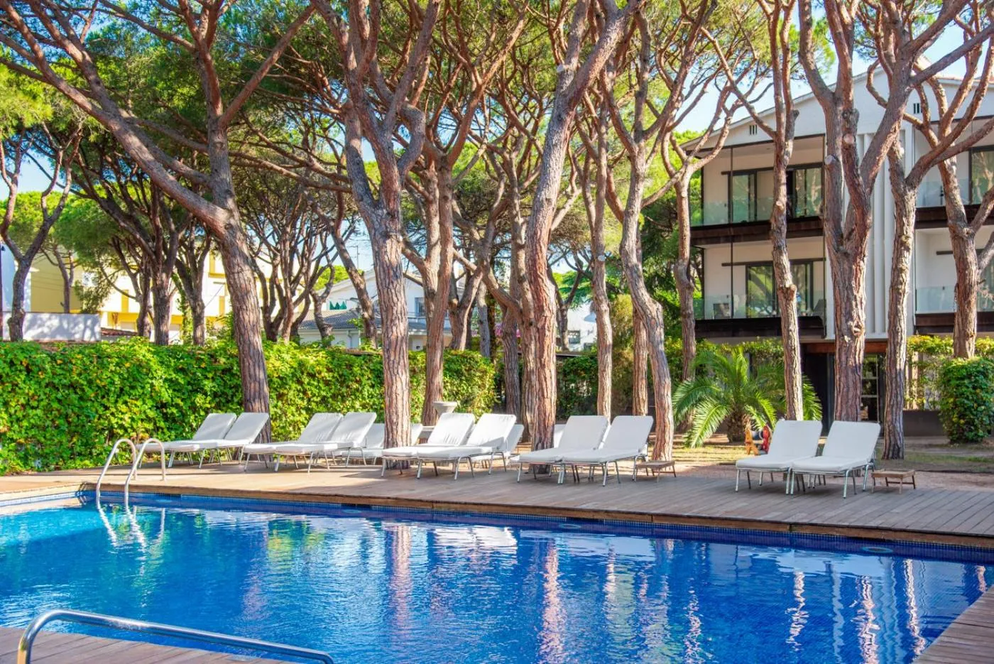 Swimming pool in NM Suites by Escampa Hotels