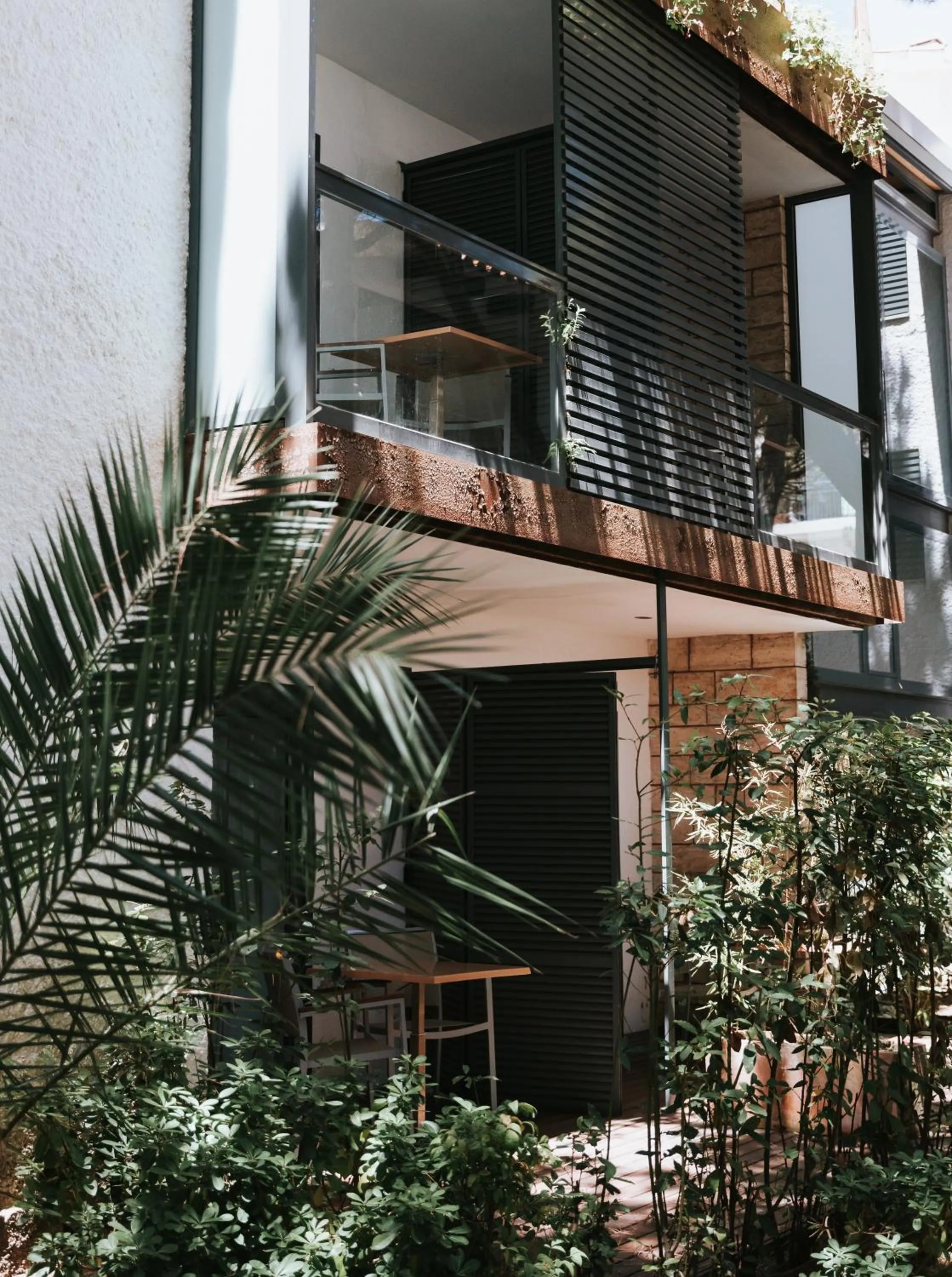 Property building in NM Suites by Escampa Hotels