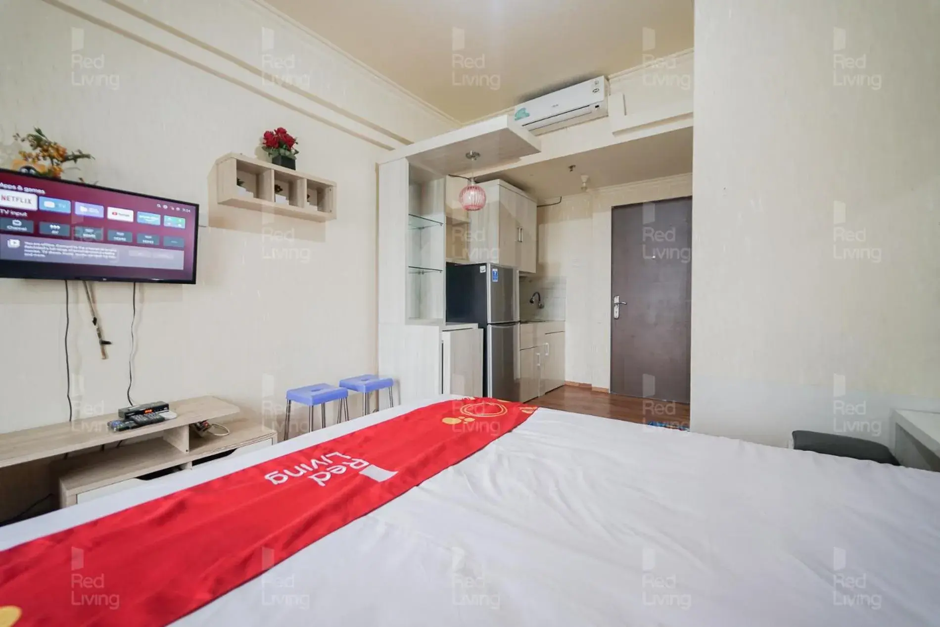 Studio in RedLiving Apartemen Sunter Park View - Emma Rooms Studio in RedLiving Apartemen Sunter Park View - Emma Rooms