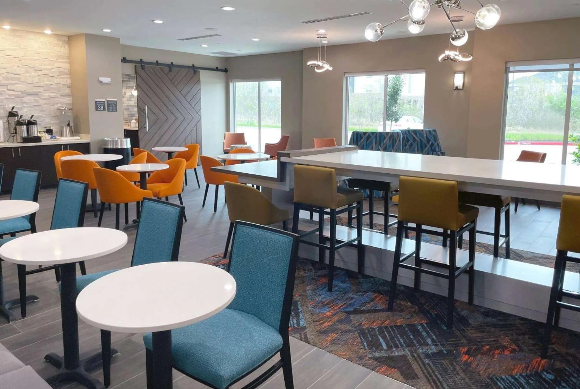 Lobby or reception in La Quinta Inn & Suites by Wyndham Sulphur Lake Charles