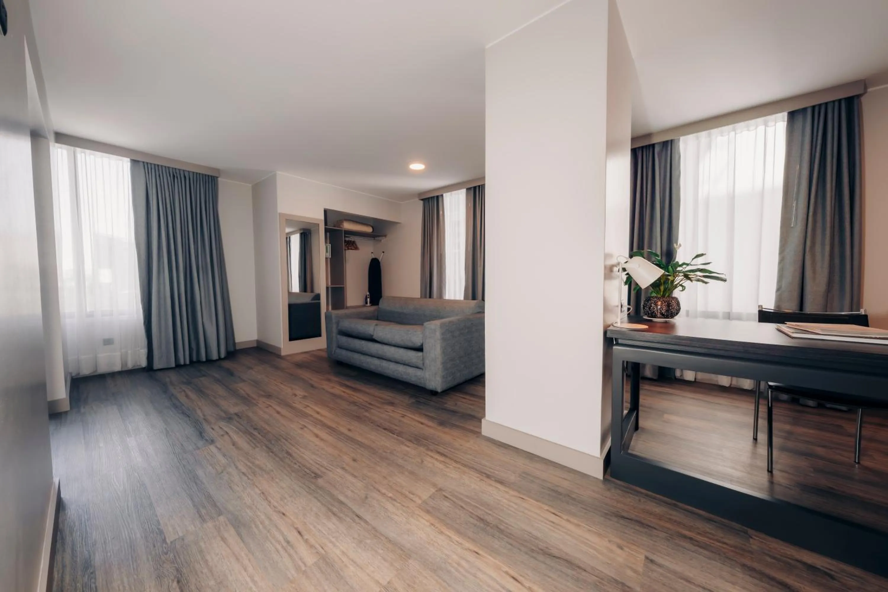 Living room in La Quinta by Wyndham Quito