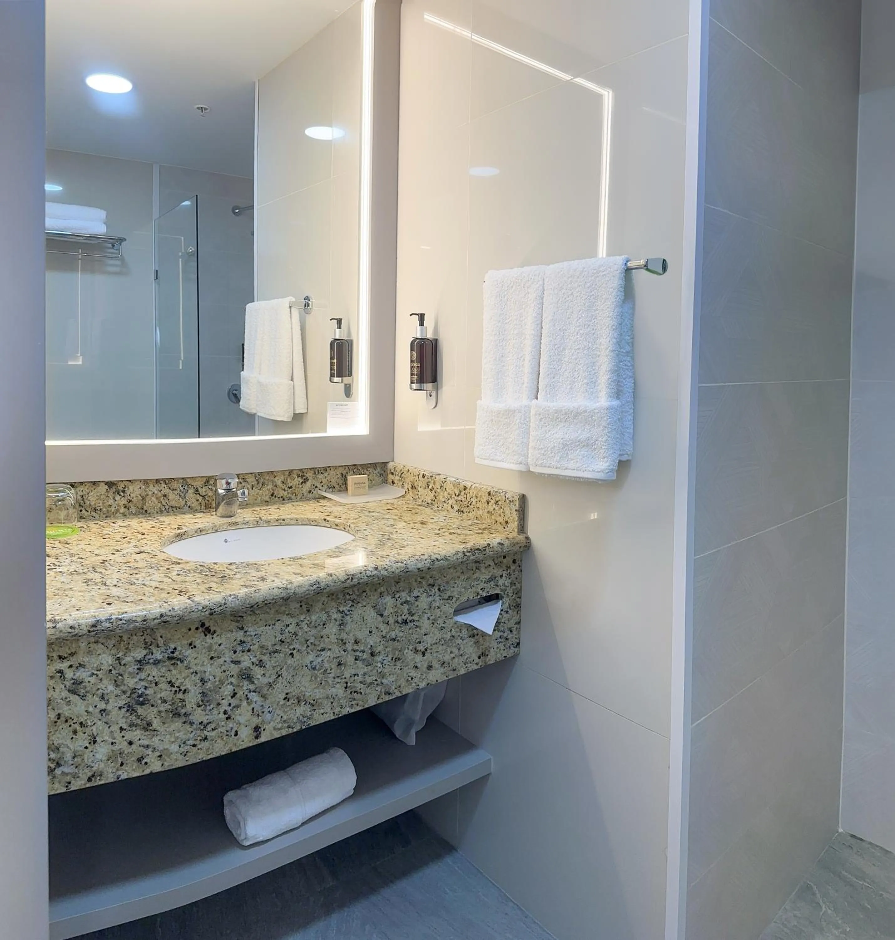Shower in La Quinta by Wyndham Quito