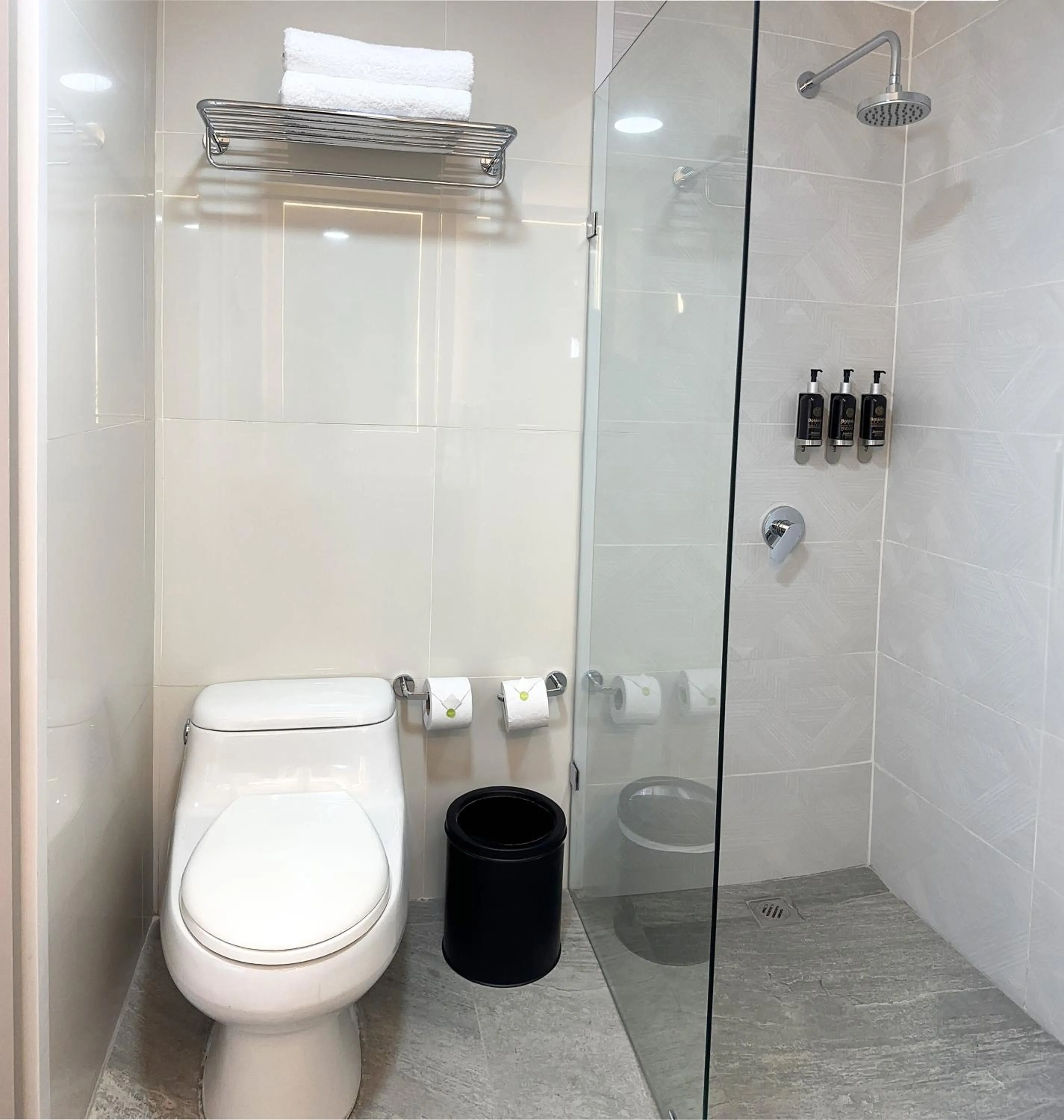 Shower in La Quinta by Wyndham Quito