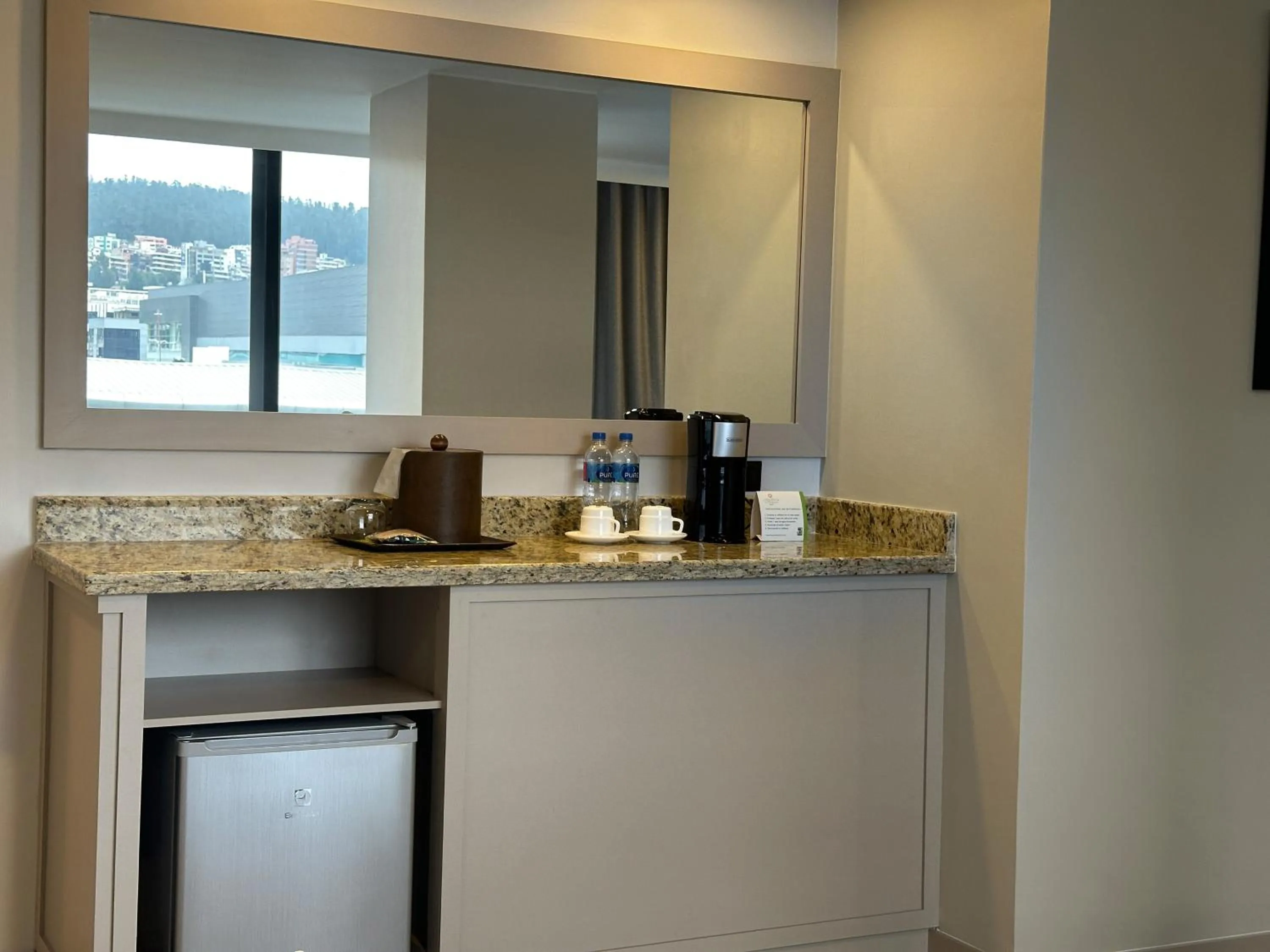 Coffee/tea facilities in La Quinta by Wyndham Quito
